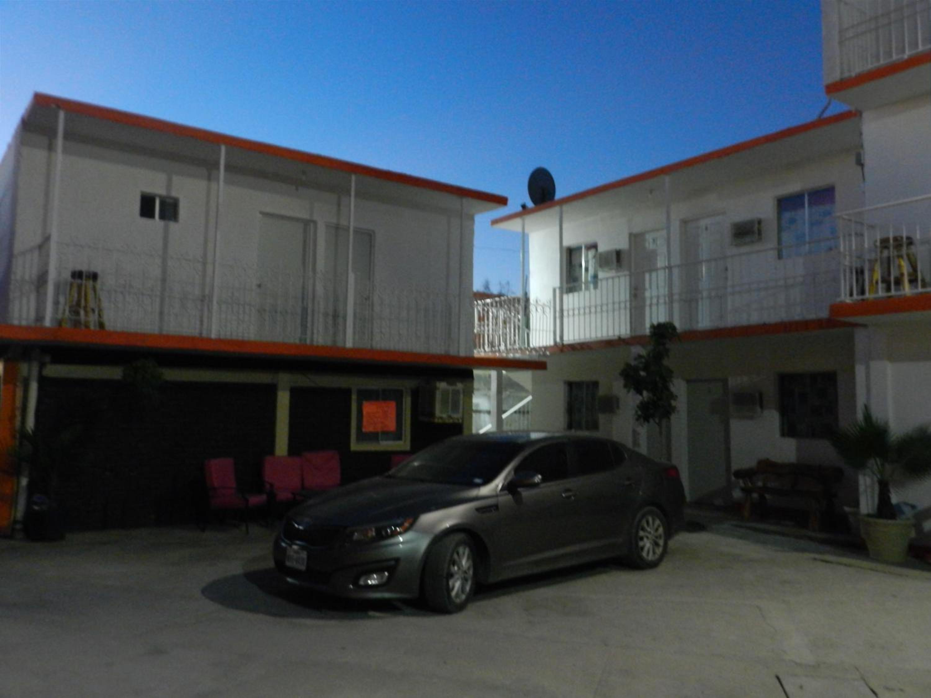 Consul Suites