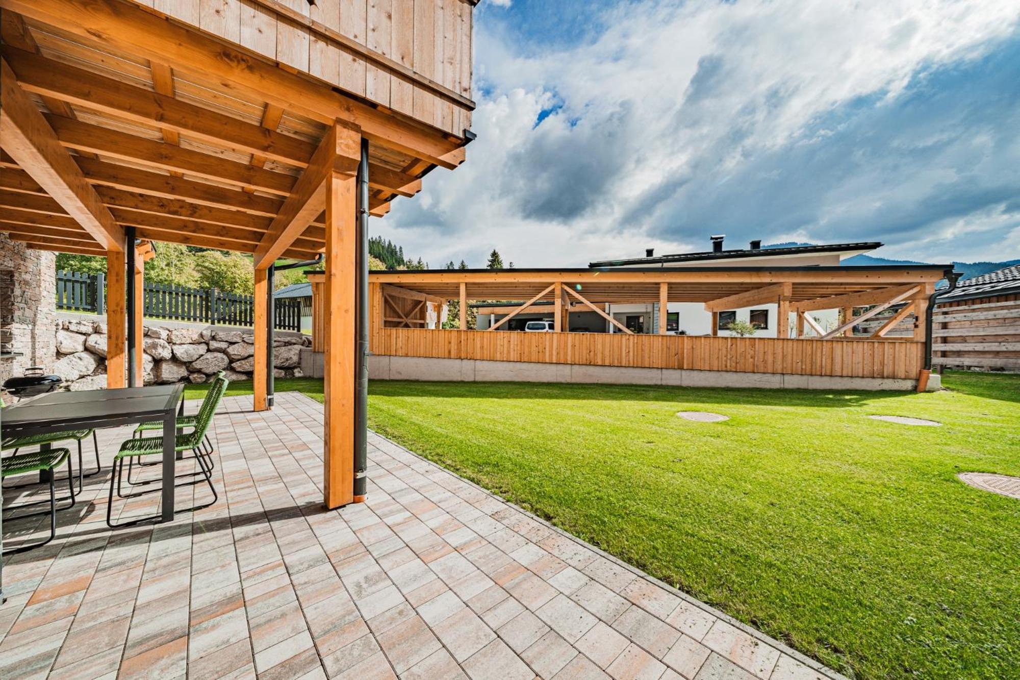 Dachstein West Apartments