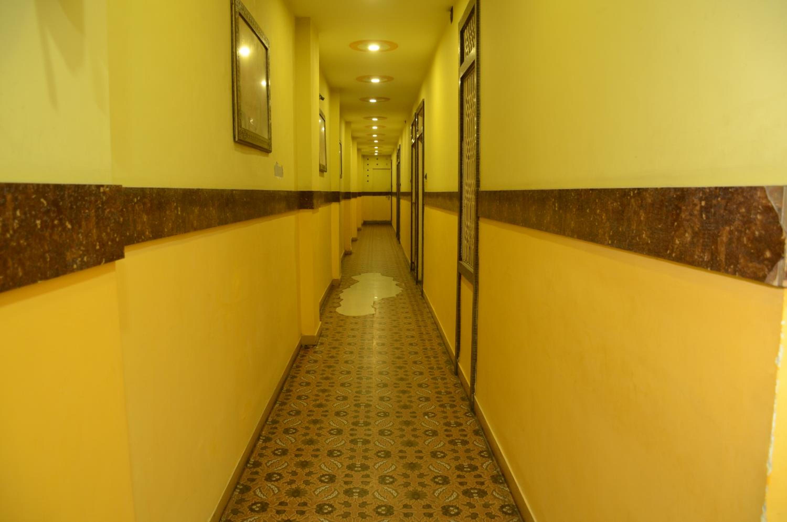 Hotel Mansarovar