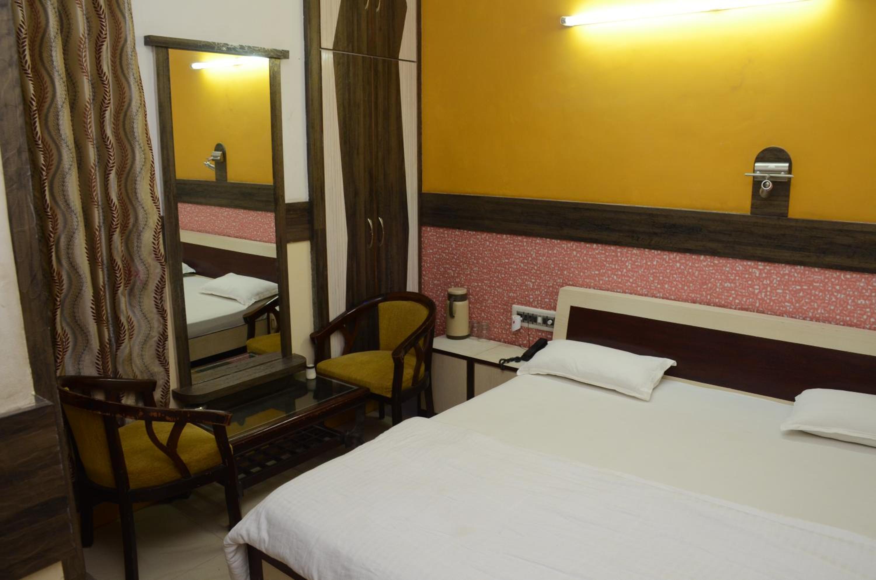 Hotel Mansarovar