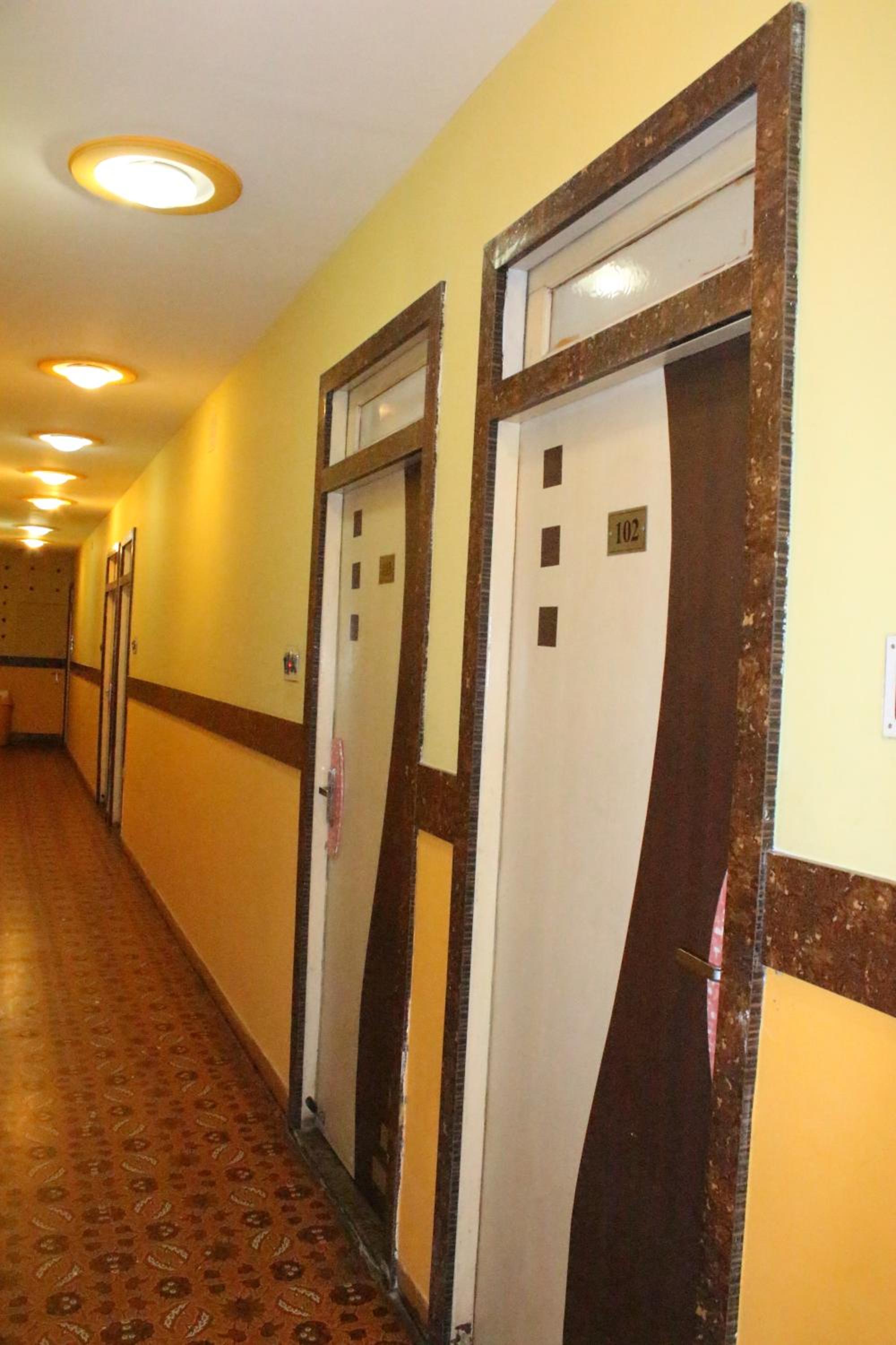 Hotel Mansarovar