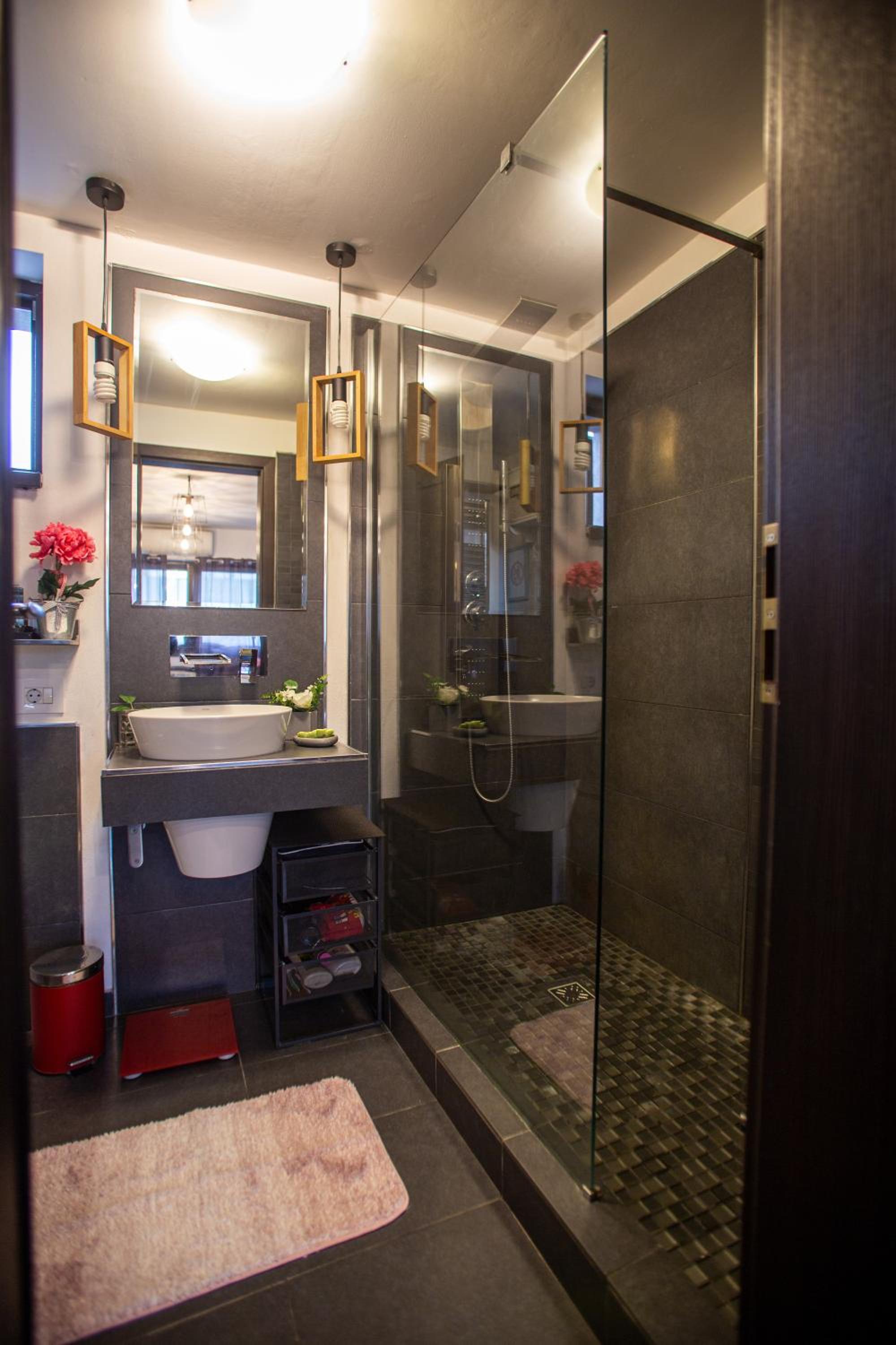 Amo Bucharest en Bucharest — bathroom