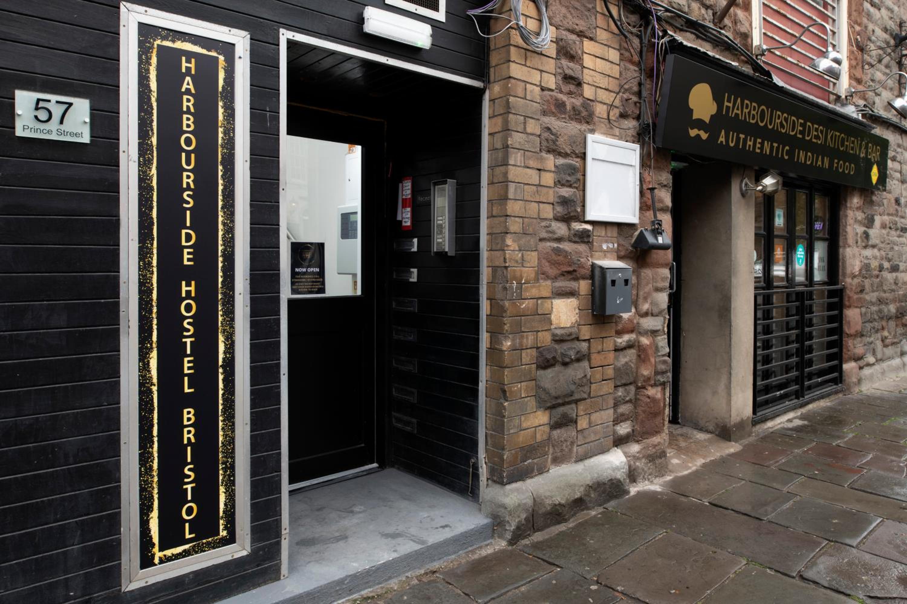 Hotel OYO Harbourside Hostel Bristol - Image 1