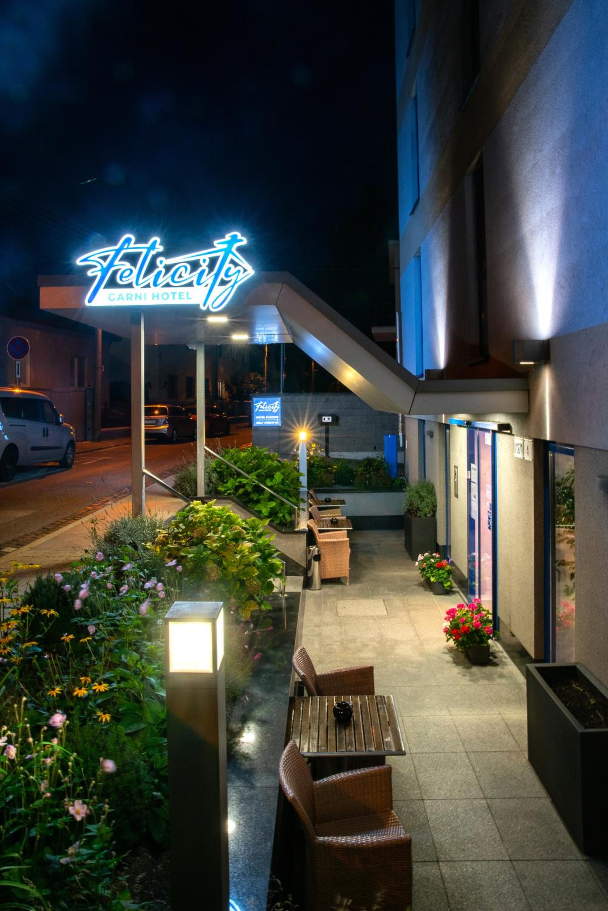 Hotel Felicity Garni Hotel - Image 1