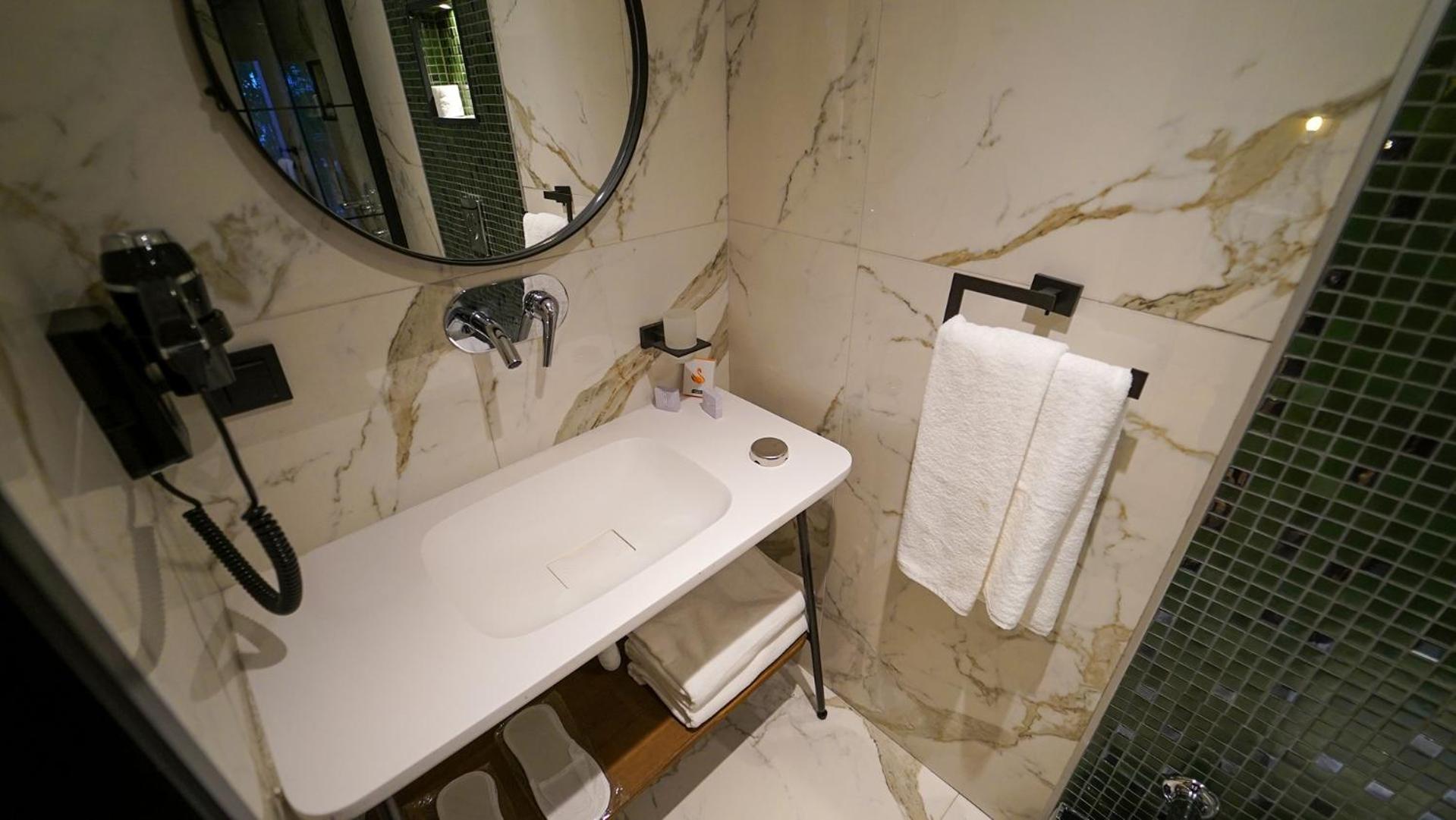 Fragments Otel - Image 29