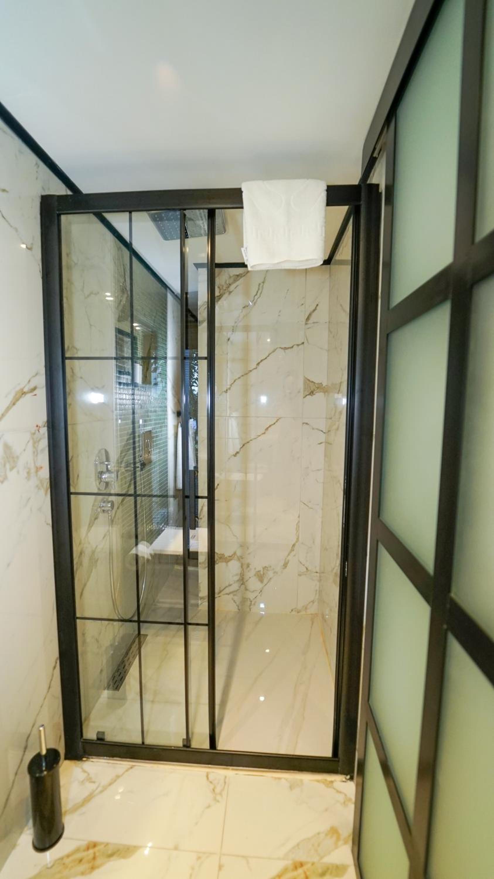 Fragments Otel - Image 43