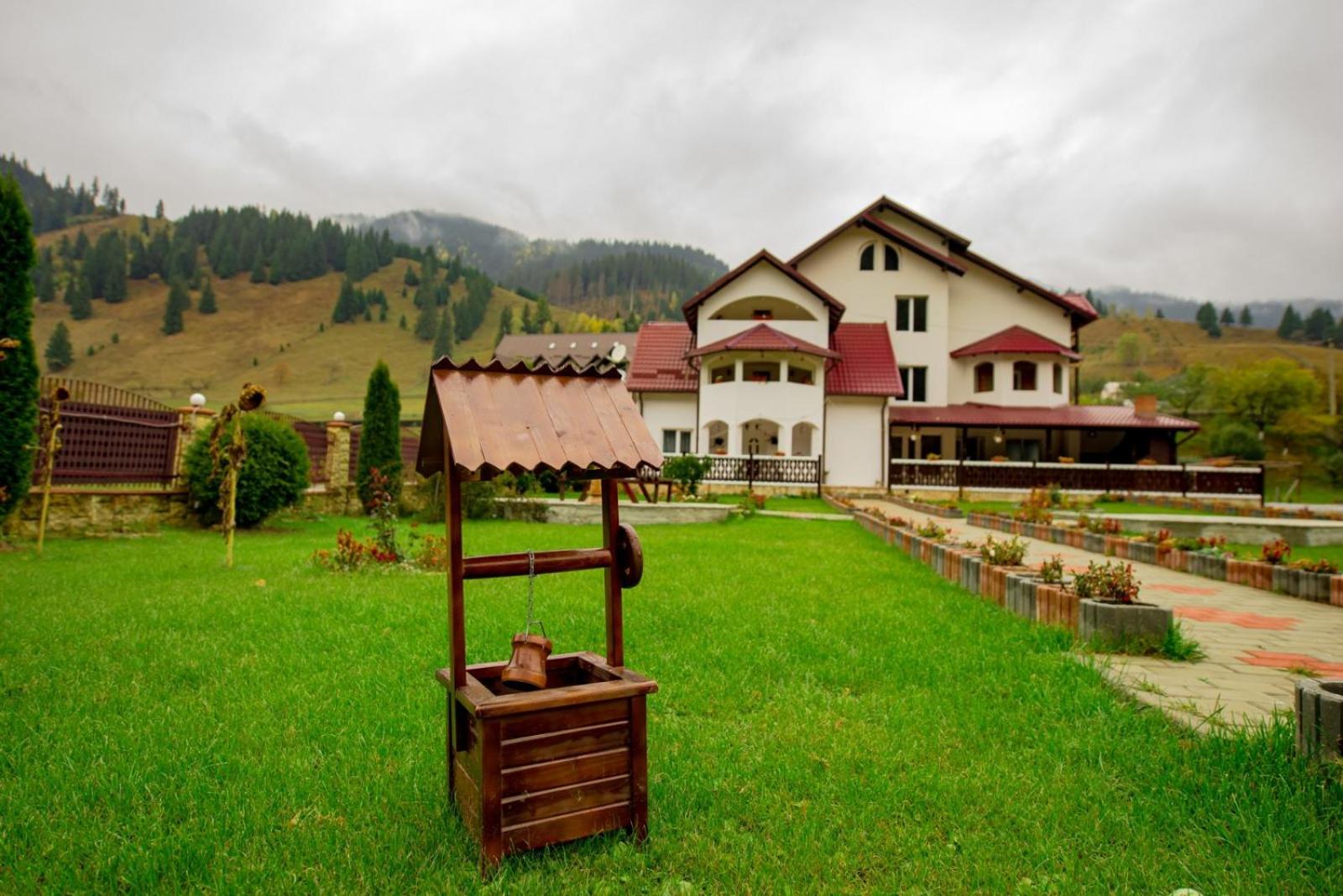 Pensiune Domeniul Stanca view 2