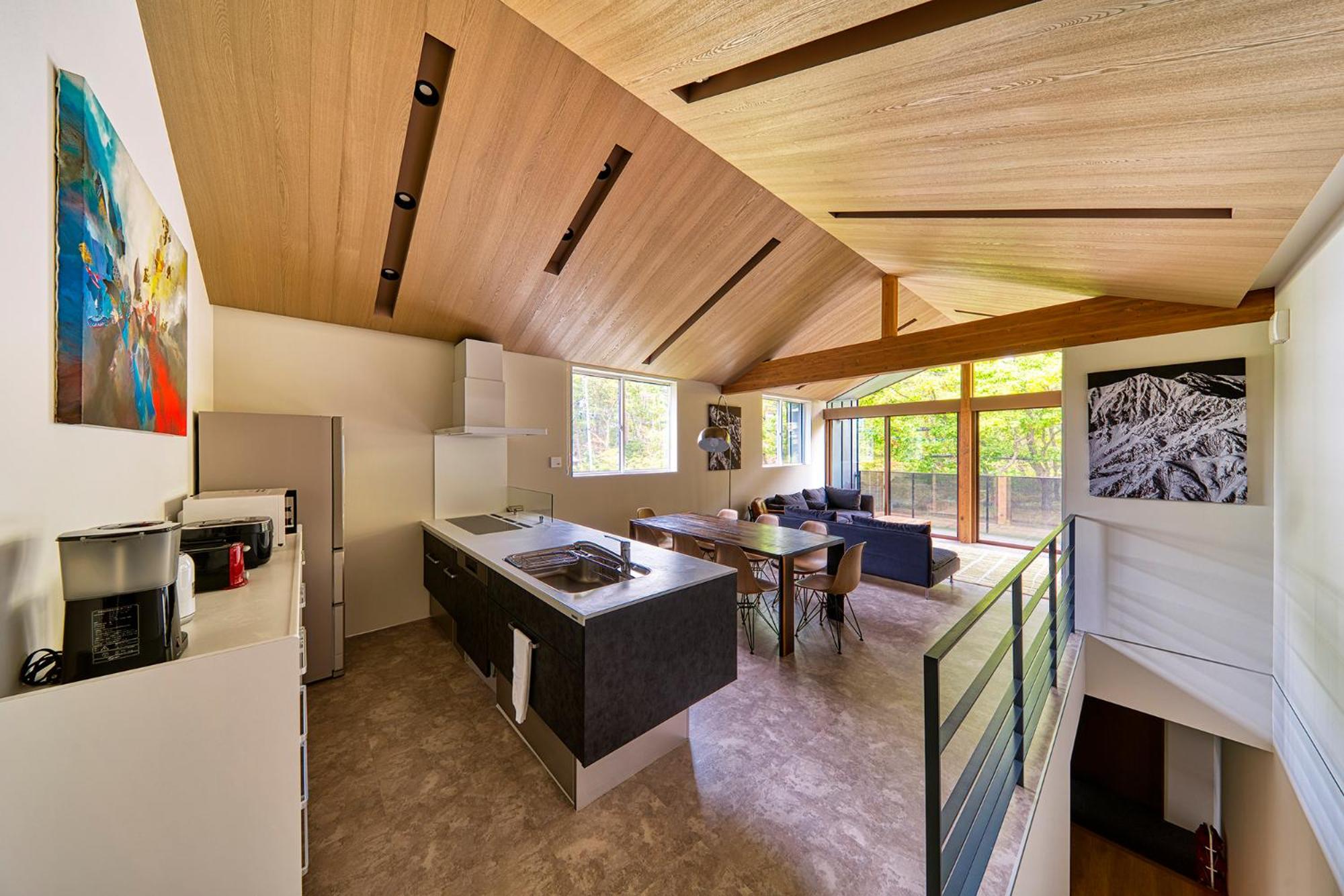Grey Wolf Chalet by Hakuba White Fox Company view 5