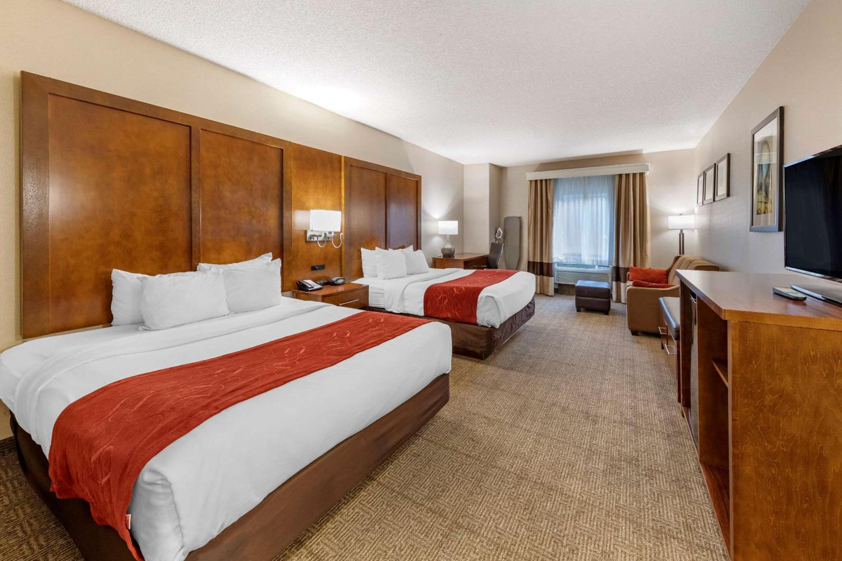 Stevenson Ranch Vacations - Comfort Suites Near Six Flags Magic Mountain - Property Image 29