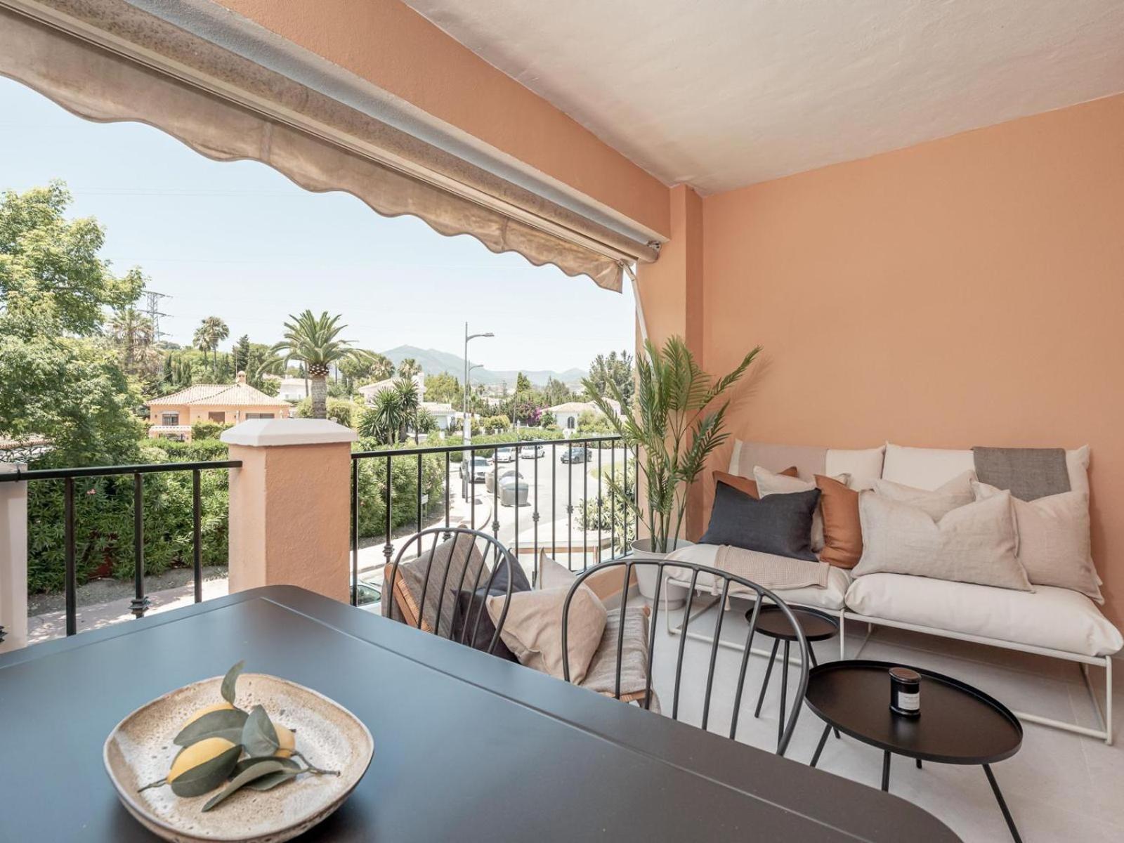 Vogue styled flat in the heart of Nueva Andalucía view 2