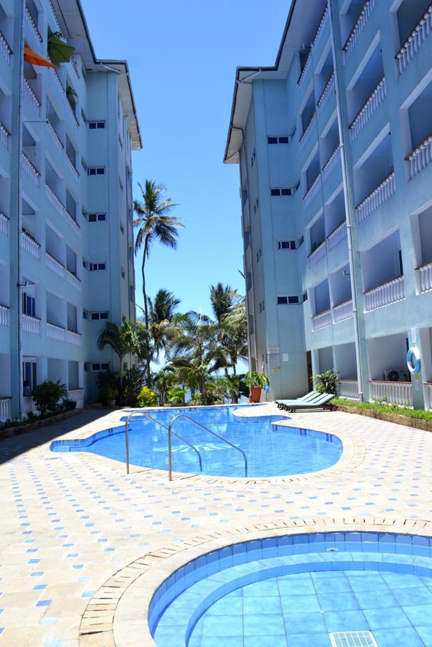 Rosy Sea Front Beach Condo view 5