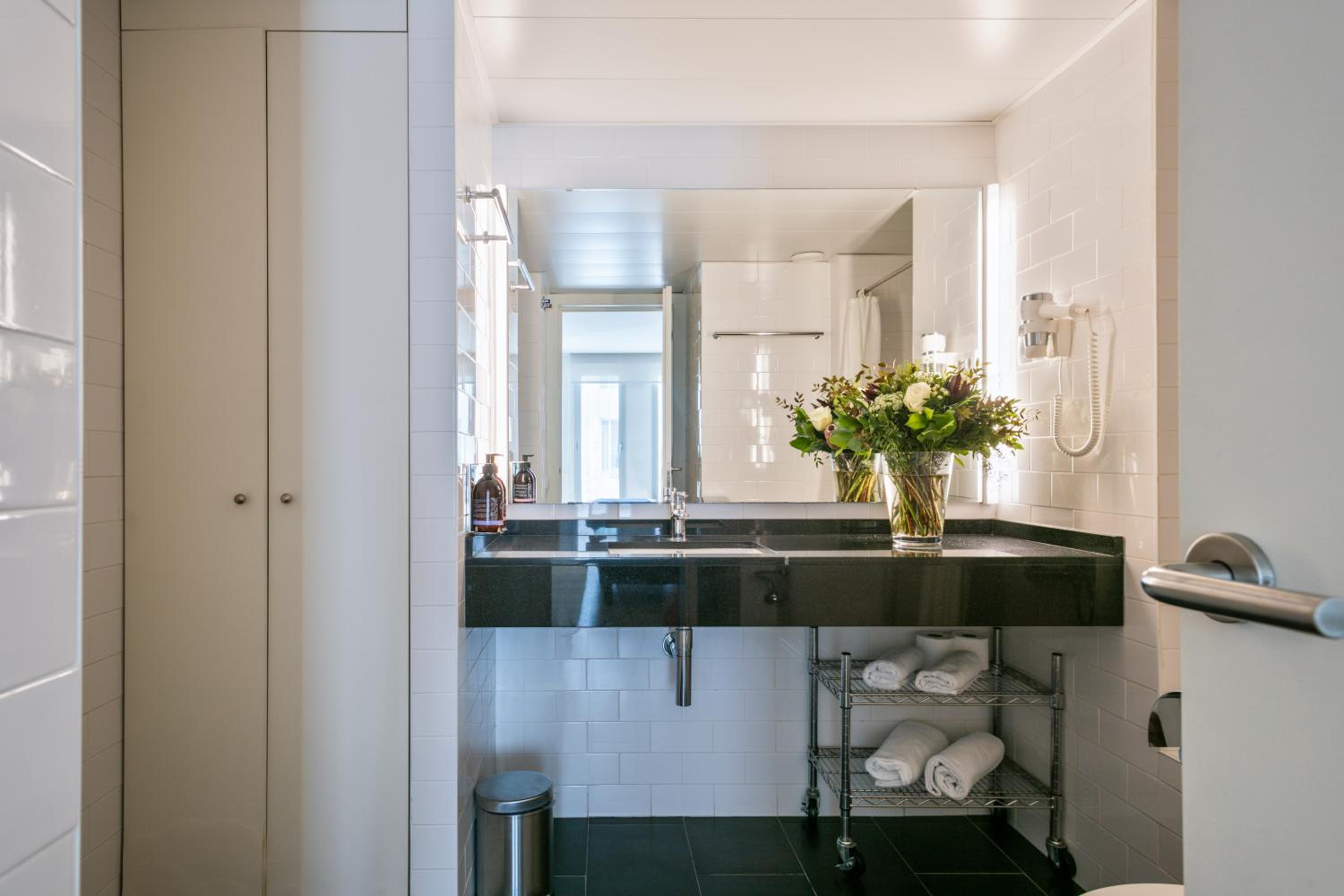 Lugaris Beach Apartments