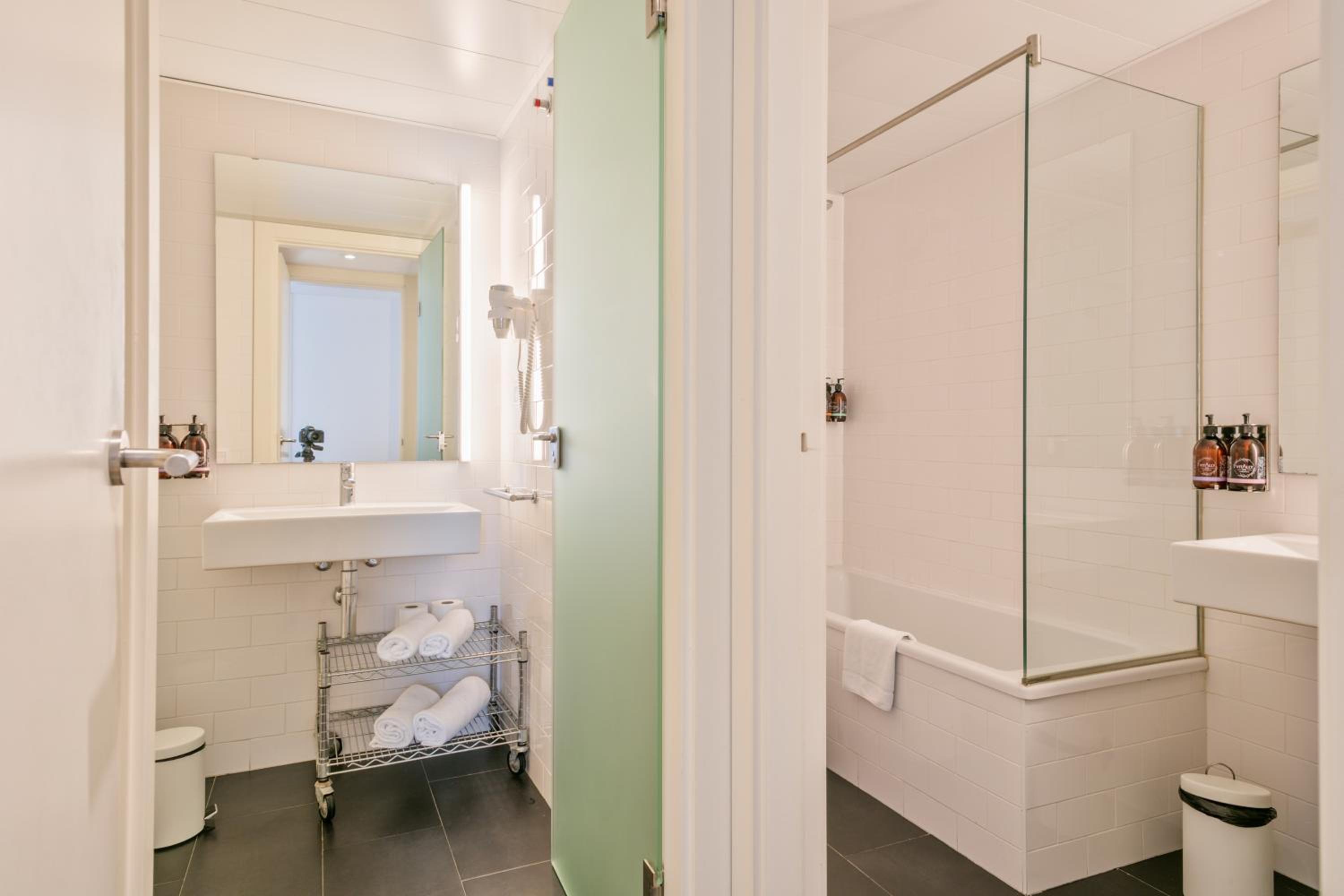 Lugaris Beach Apartments