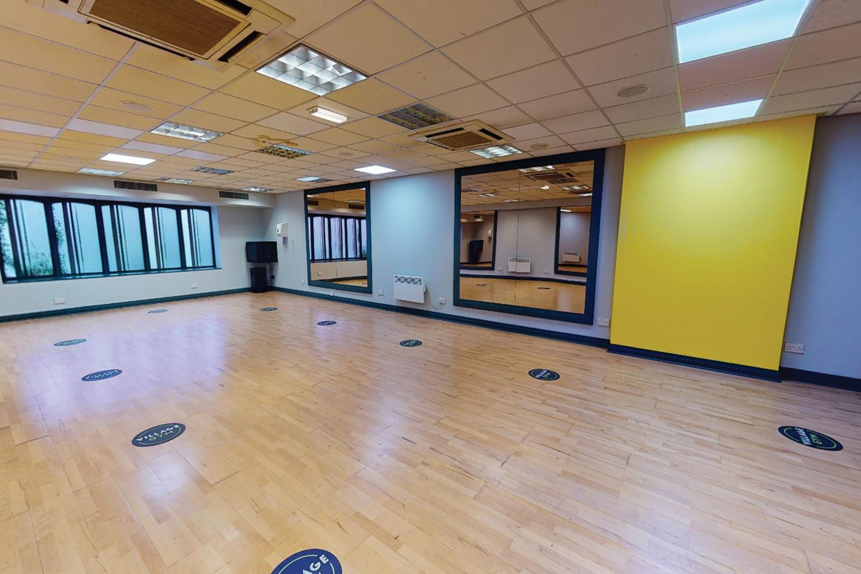 Warrington Vacations - Village Hotel Warrington - Property Image 7