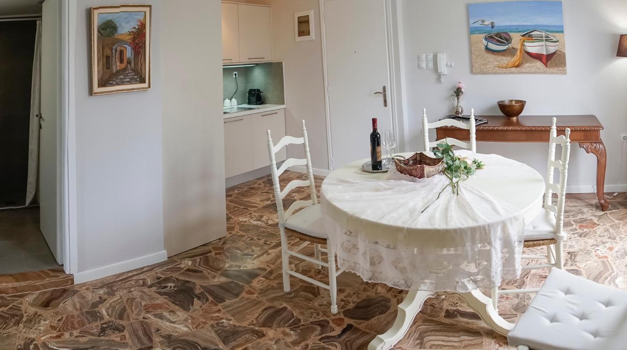 Heraklion Old Port Apartments