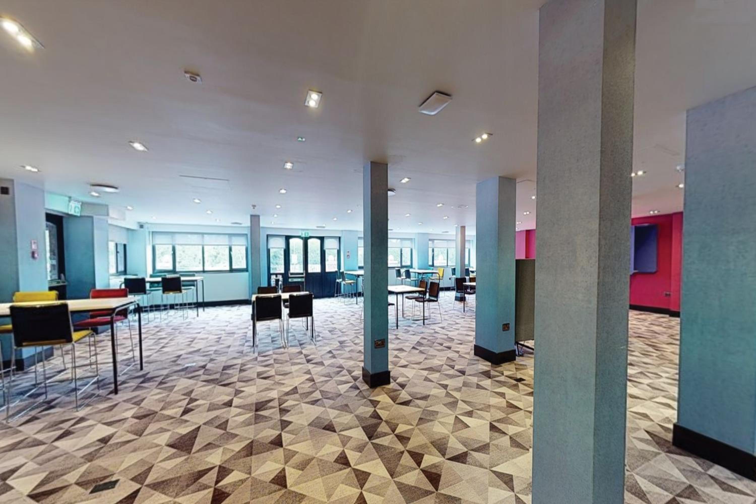 Warrington Vacations - Village Hotel Warrington - Property Image 11