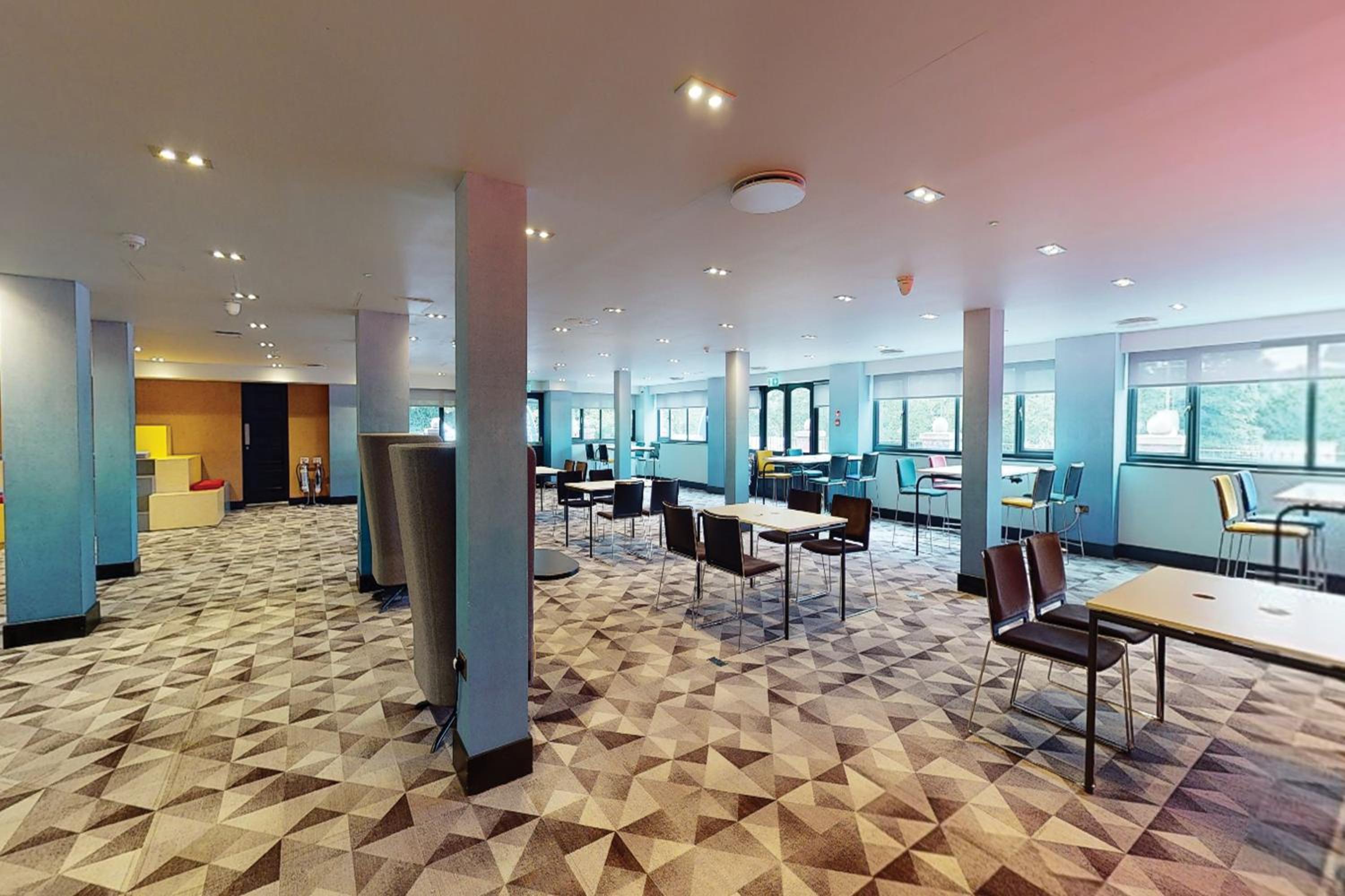 Warrington Vacations - Village Hotel Warrington - Property Image 12