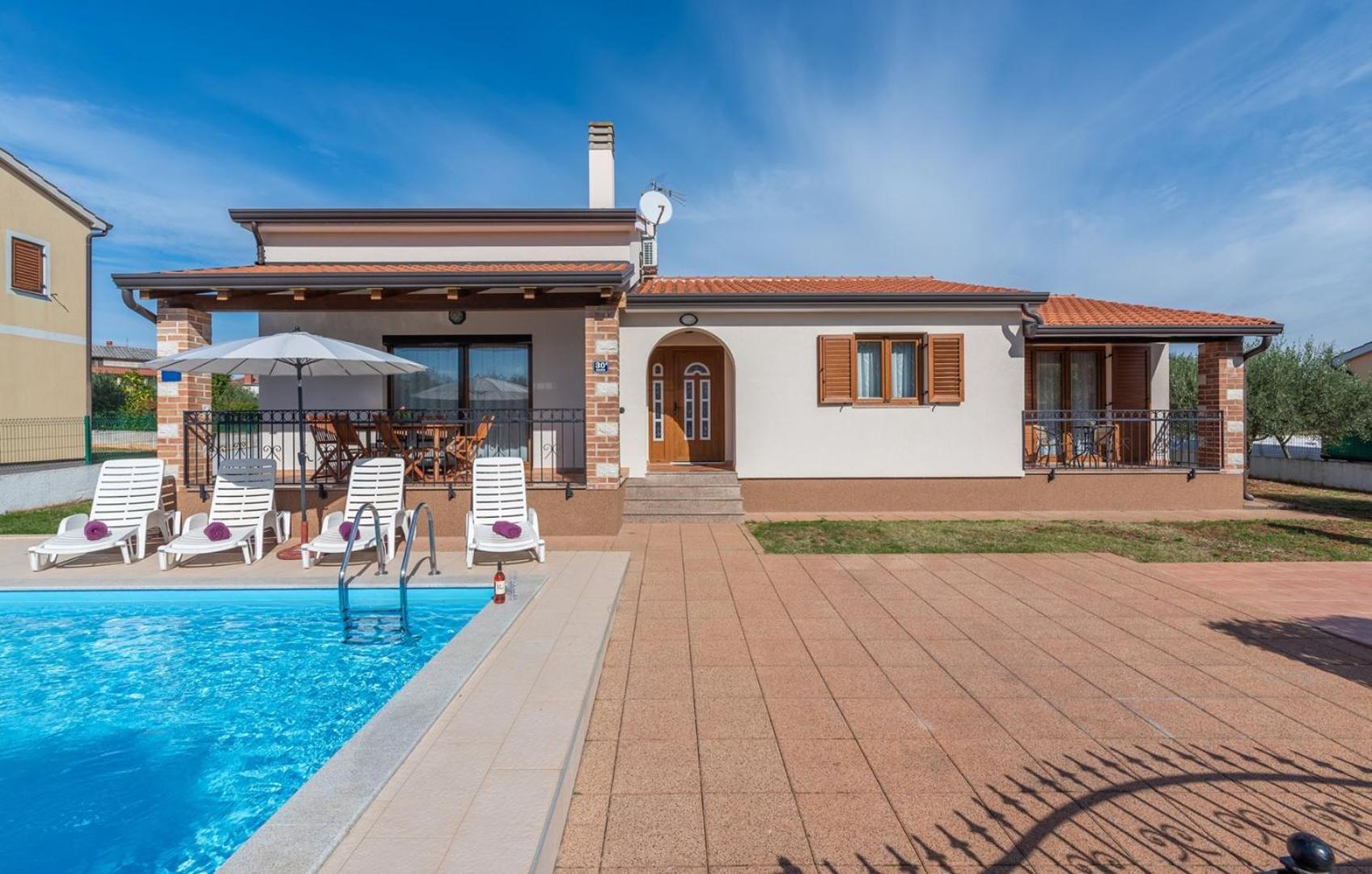 Hotel Villa Leonie with Private Pool - Image 1