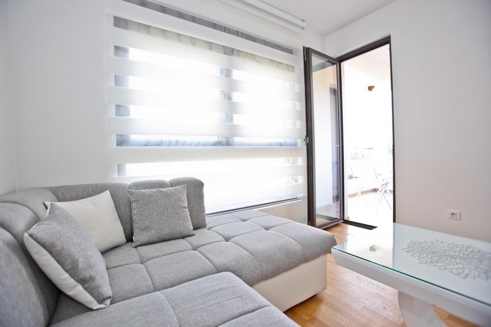 Lux Stanovi Vucetic view 5