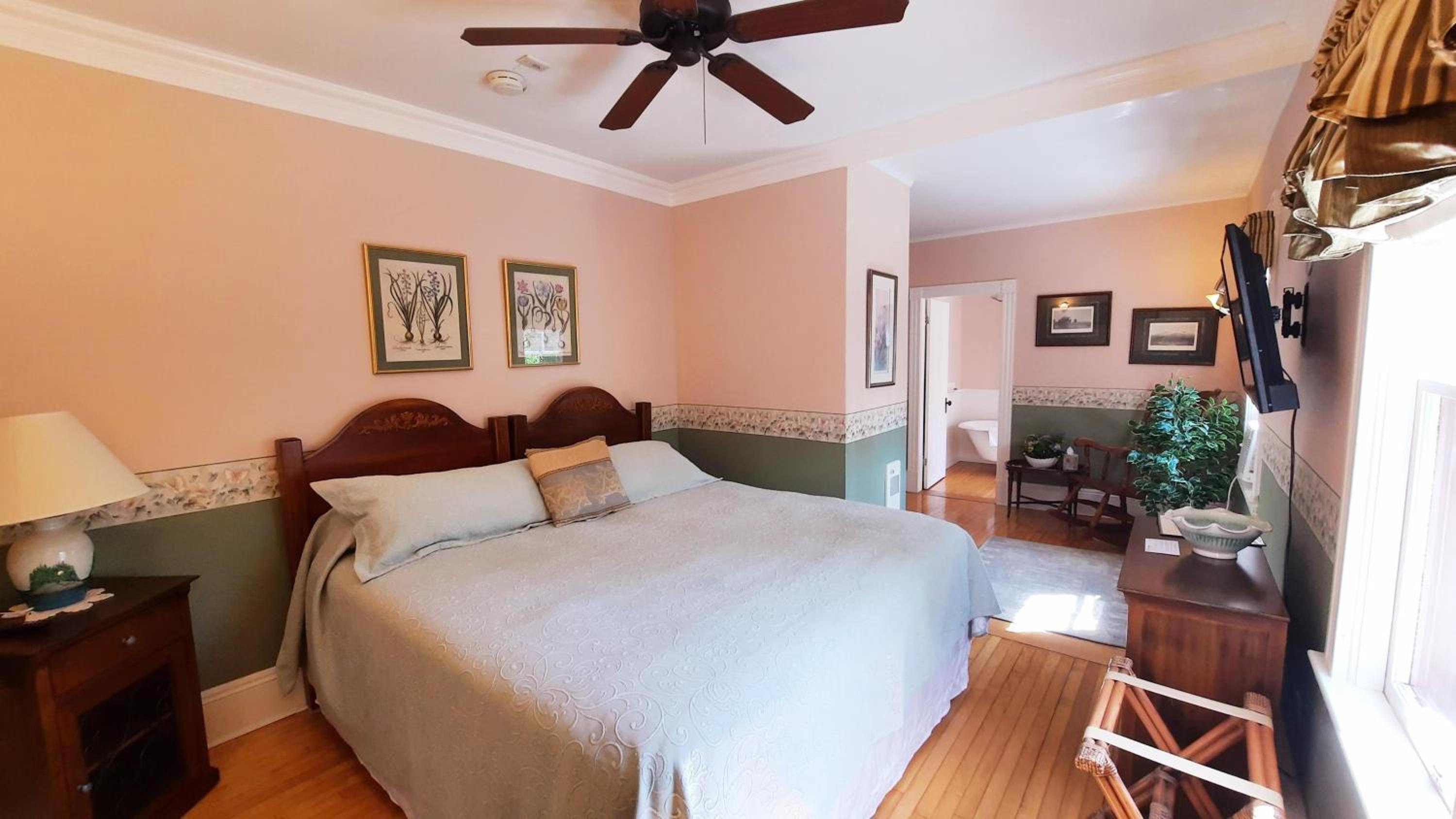Dominion Hill Country Inn