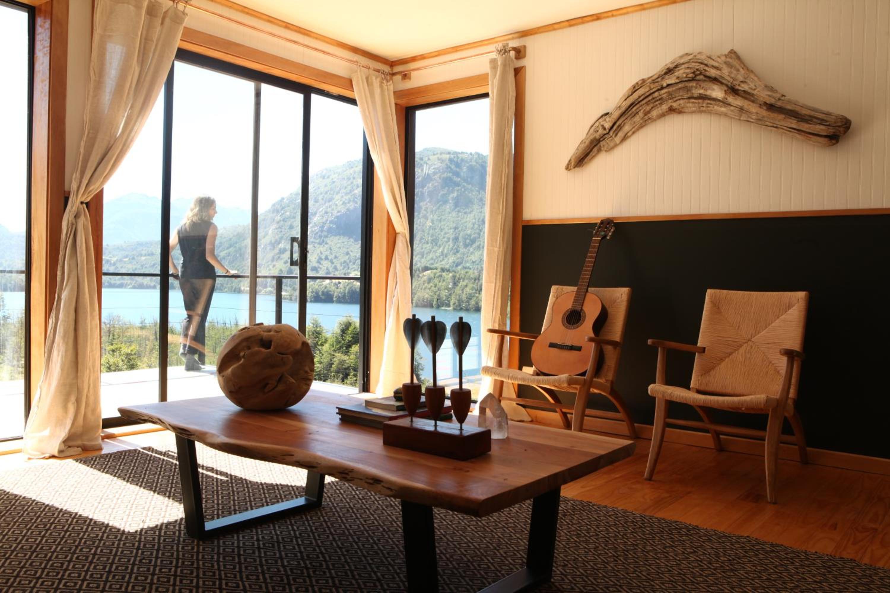 PATA LONCONAO Lake House
