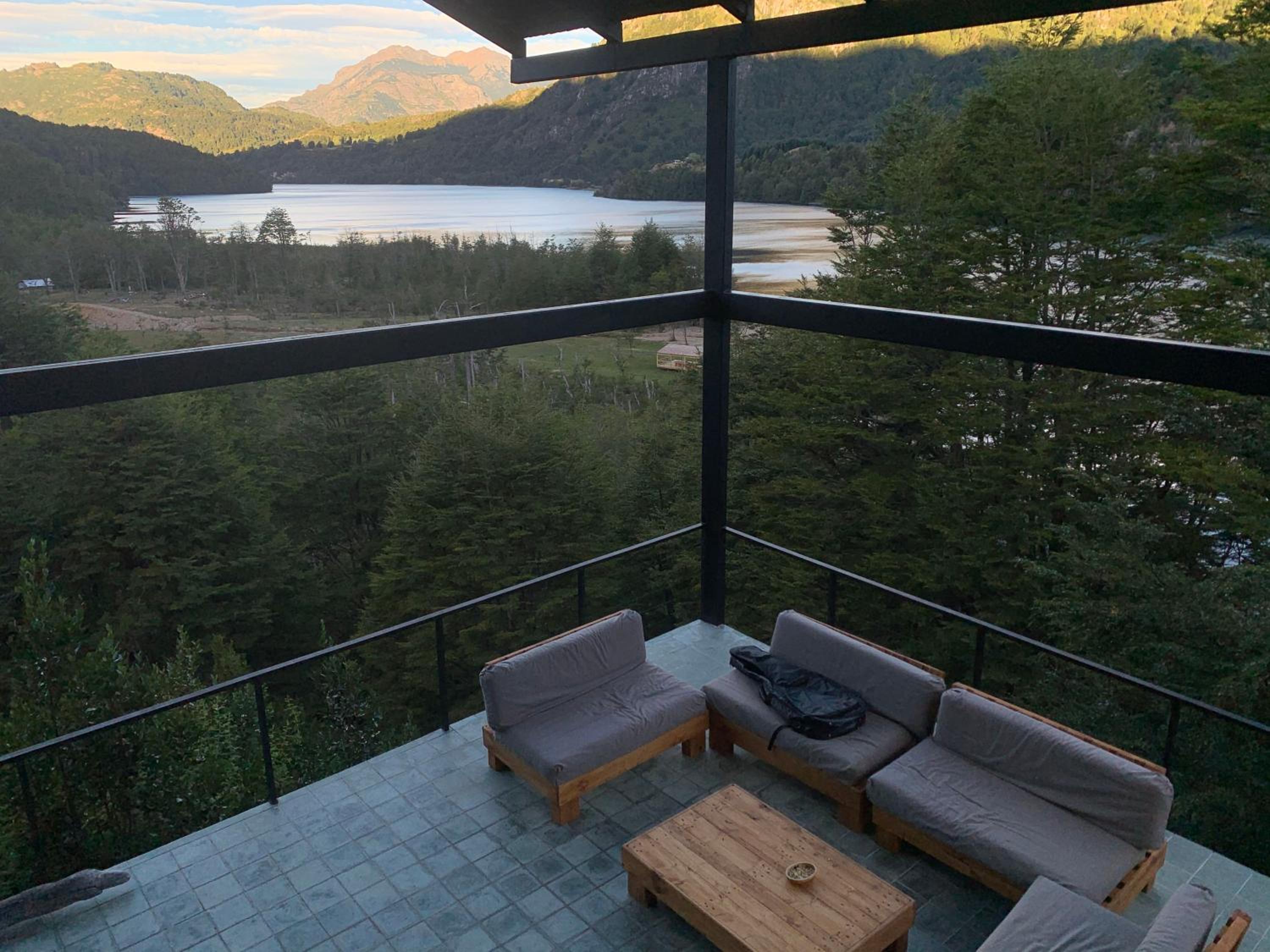 PATA LONCONAO Lake House