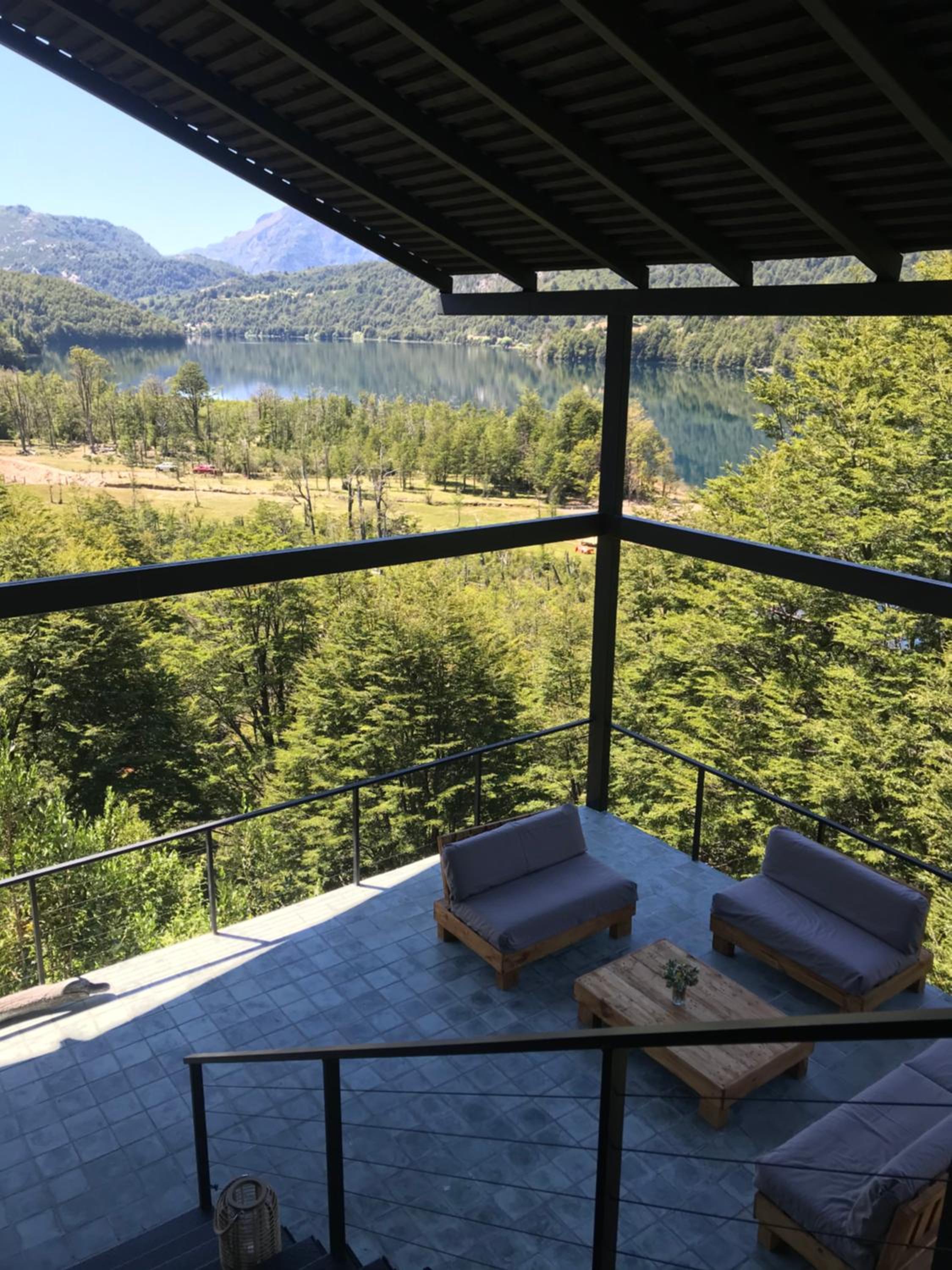 PATA LONCONAO Lake House