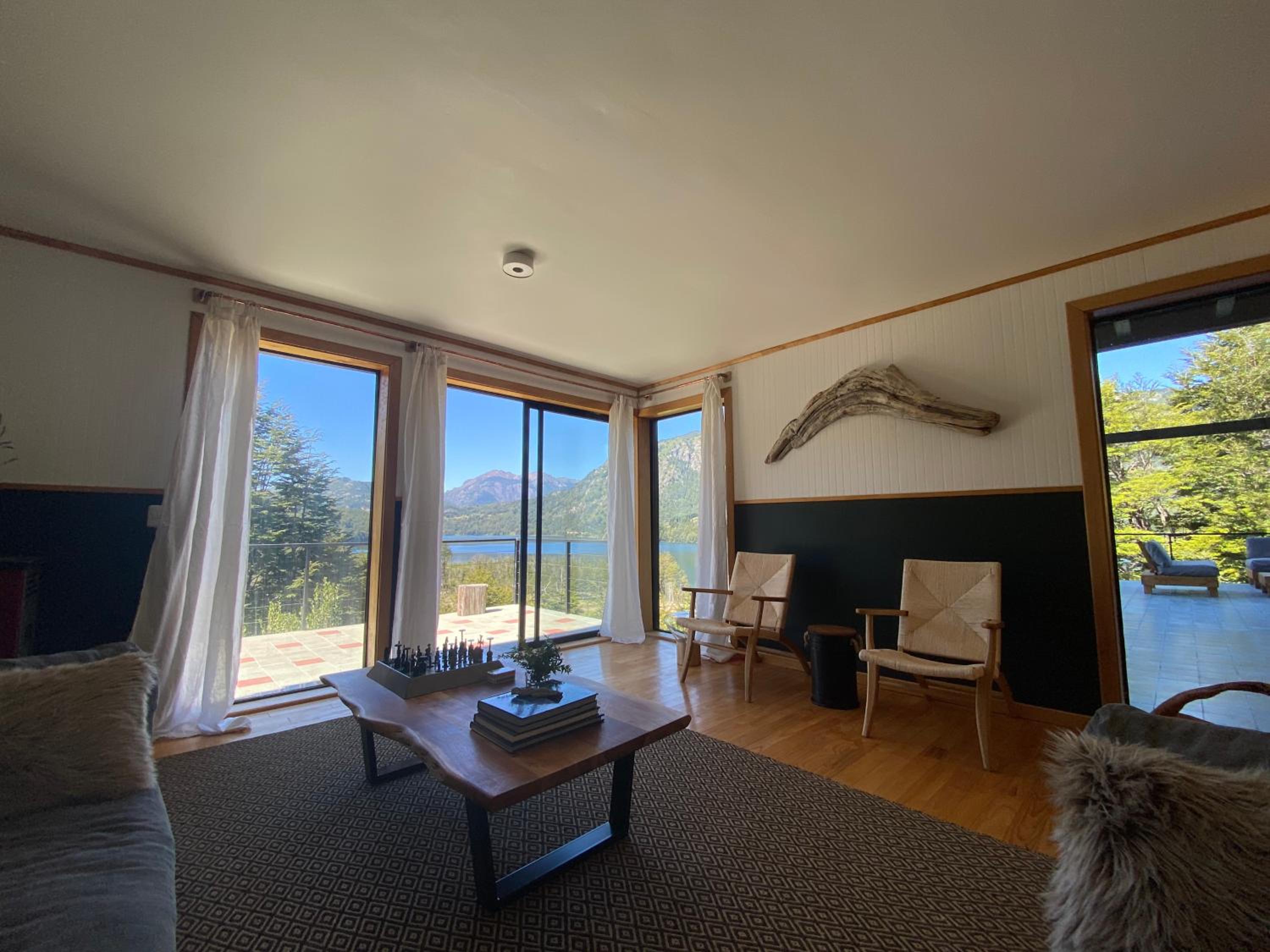 PATA LONCONAO Lake House