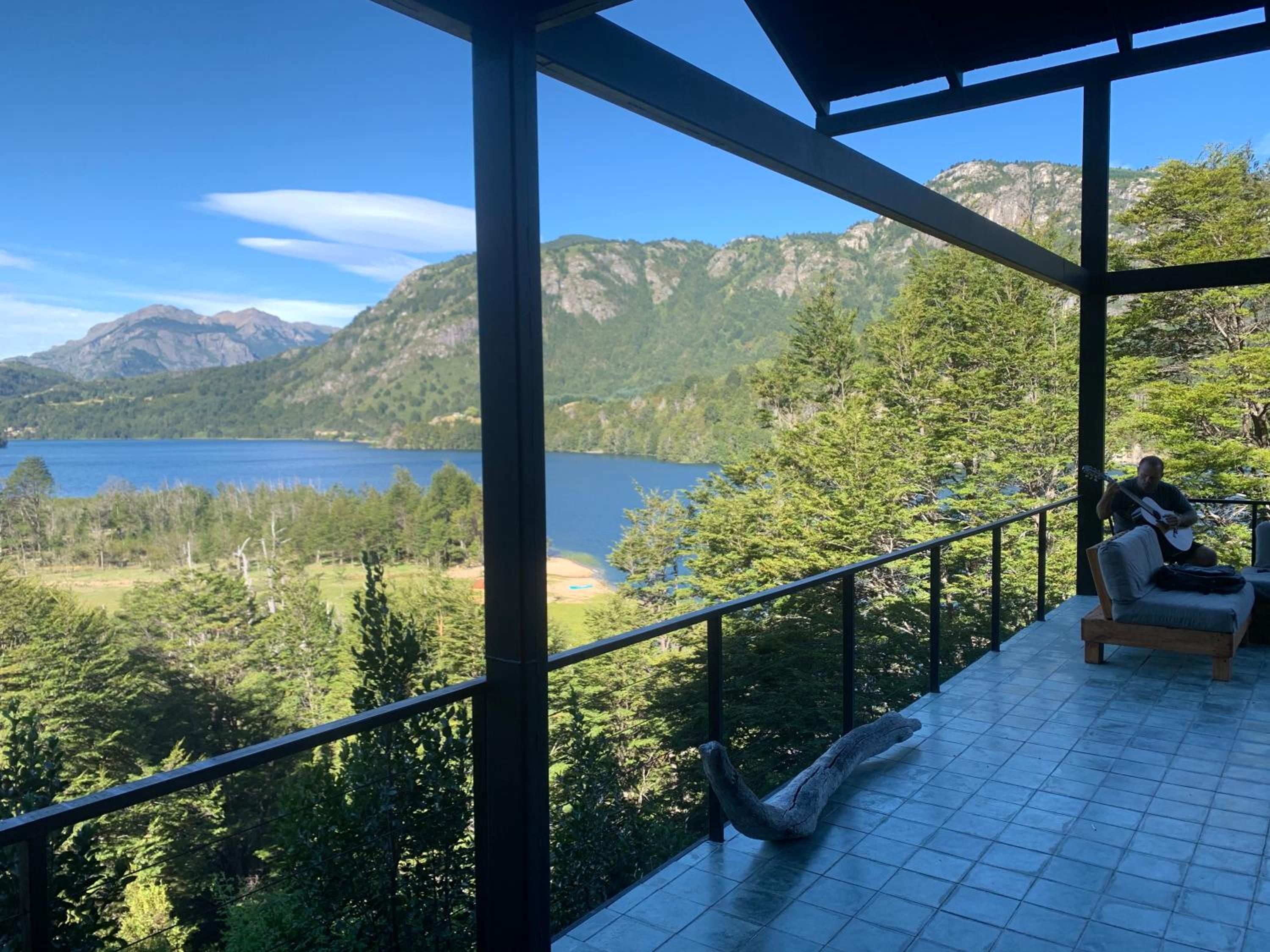 PATA LONCONAO Lake House