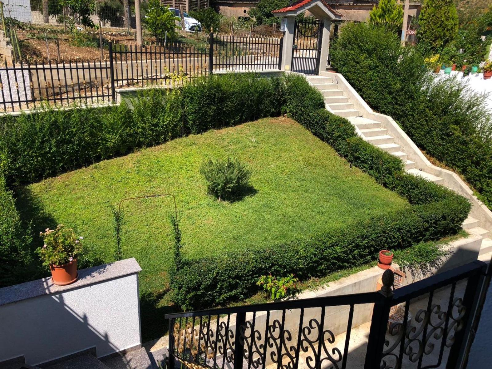 River Escape Villa - Private Beach, Scenic View & BBQ