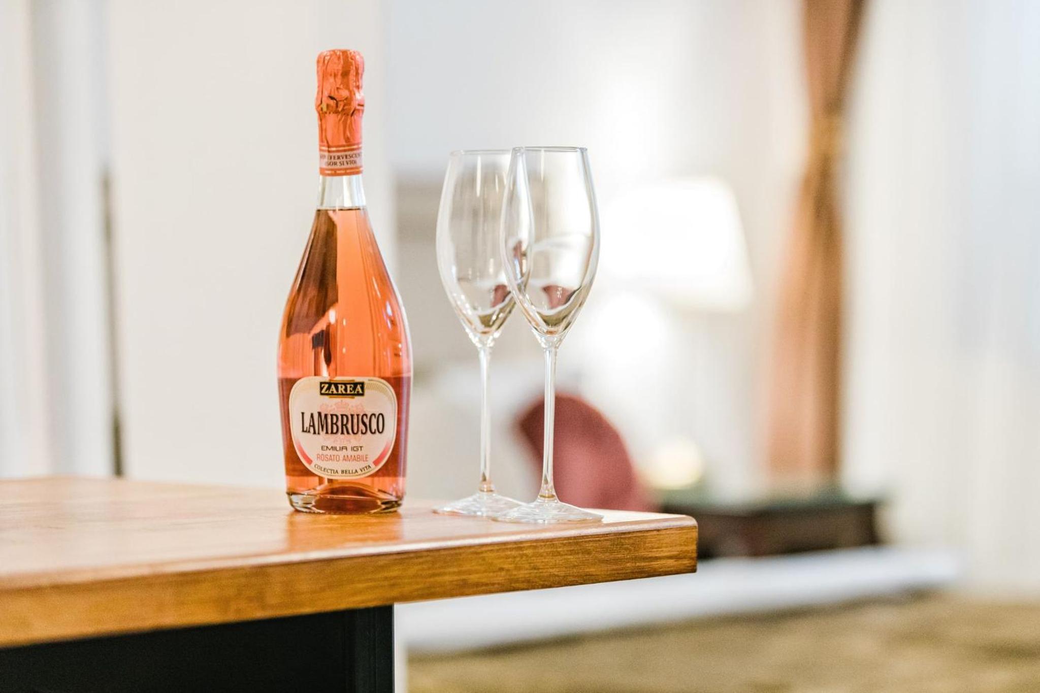 Seasons Atmosphere Studio en Braşov — dining