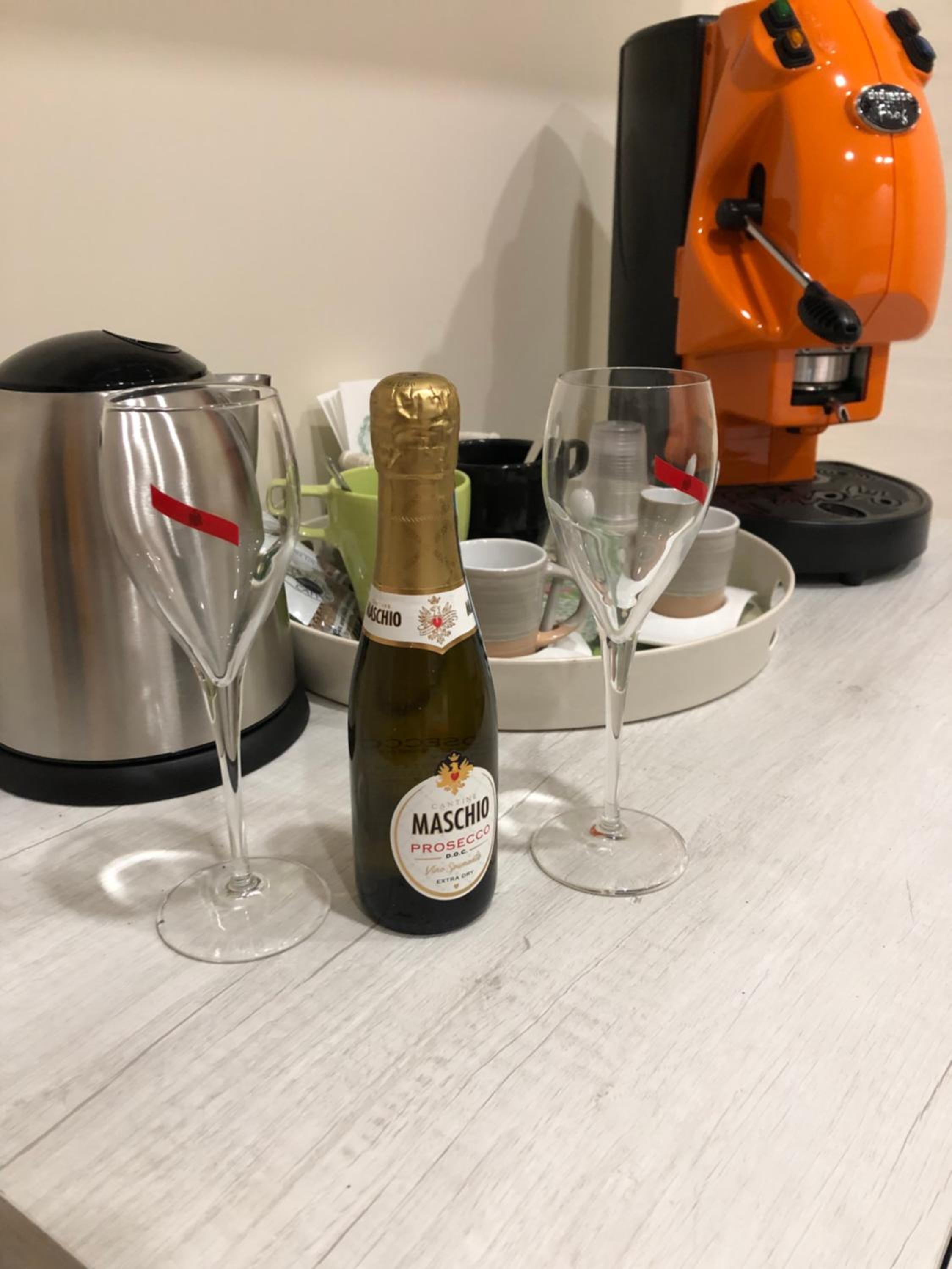 Hotel YourHome - La Meta Perfetta Rooms&Spa - Image 1