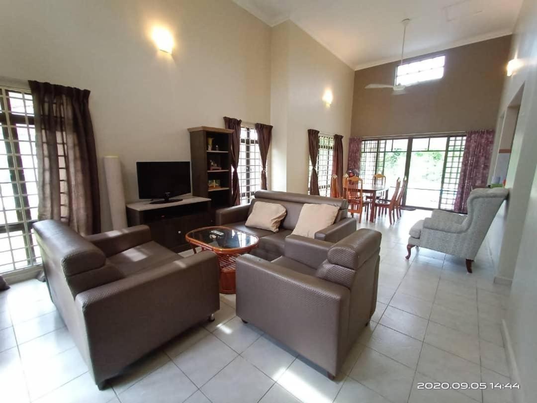 Villa with Private Swimming Pool photo 7