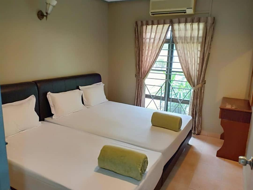 Villa with Private Swimming Pool photo 3