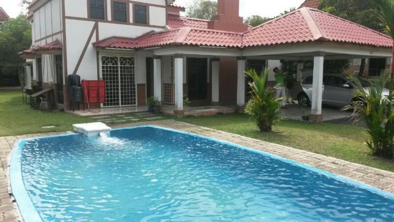 Villa with Private Swimming Pool photo 2