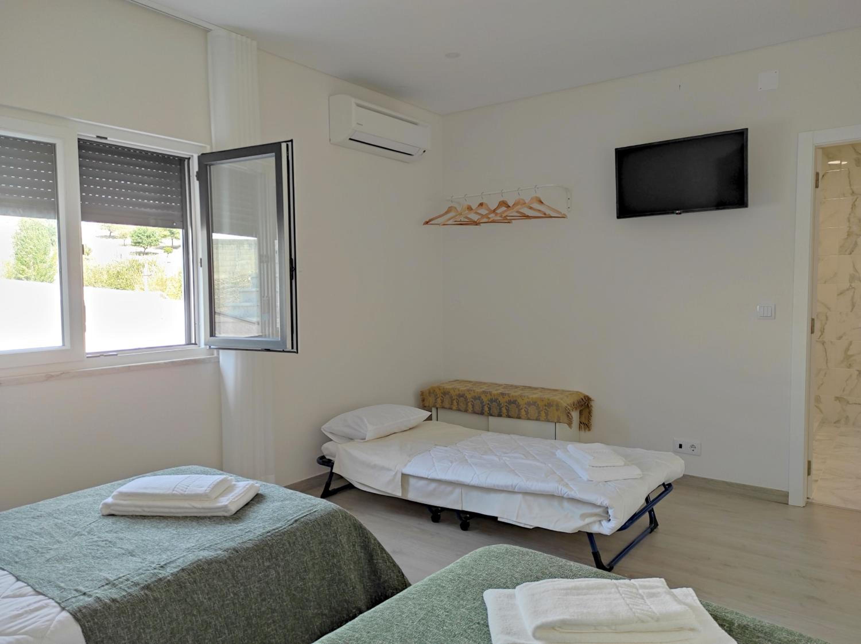 Hall 92 Quartos com WC em moradia com piscina A-das-Lebres Loures, 사진 66