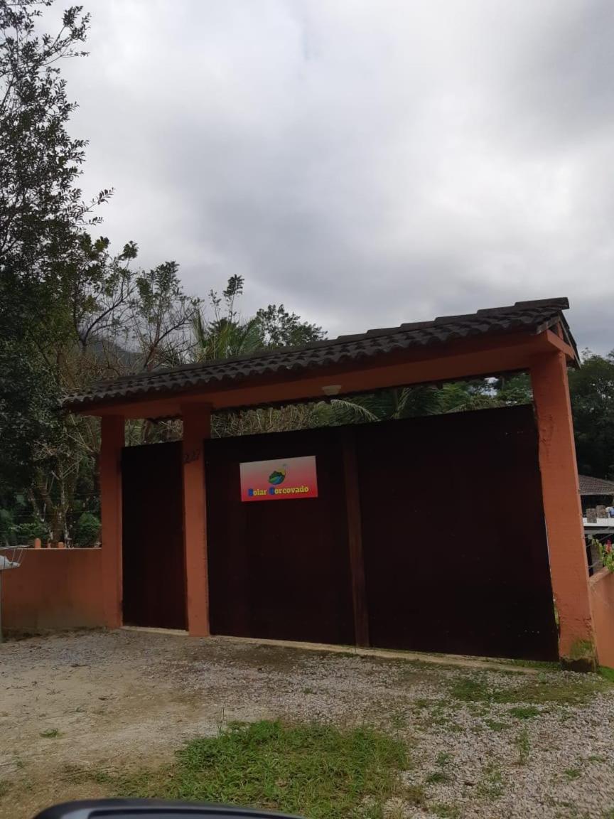 Solar corcovado