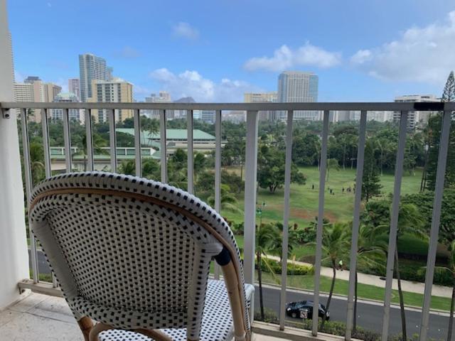 Your Little Piece of Paradise Pool, BBQ & Wifi at Inn on the Park 613 view 4