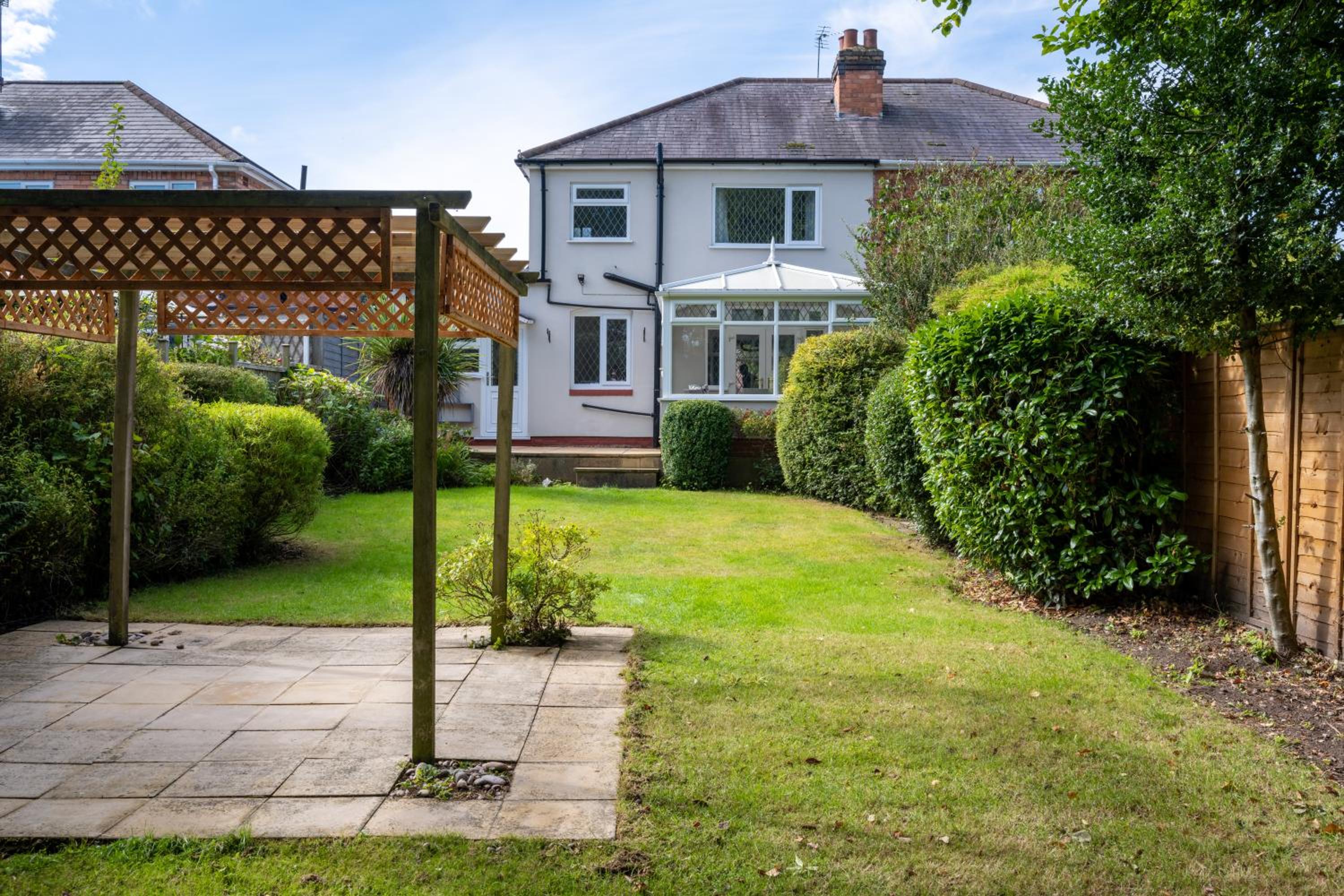 Mulberry House - Luxurious and Modern 4-Bed in Solihull near NEC,JLR, Airport, Resorts World, HS2