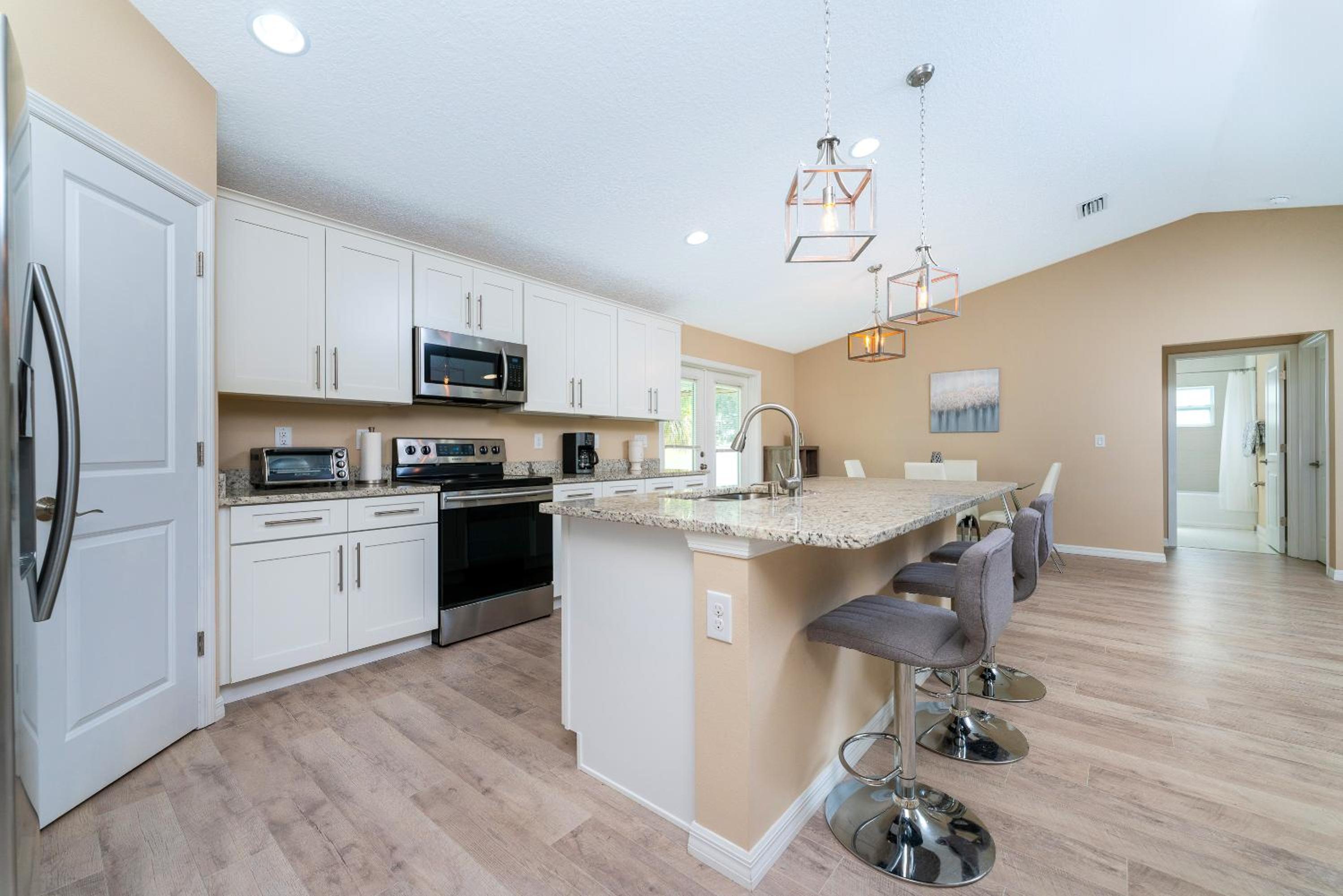 Punta Gorda Vacations - Tranquil Family Oasis, Great Location, Royal Beds! - Property Image 1
