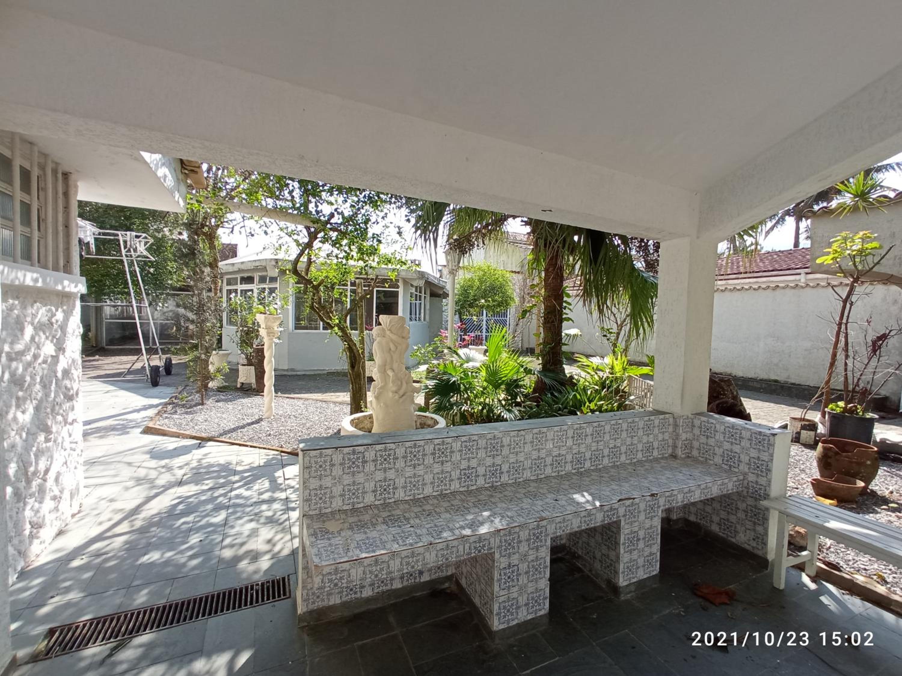 Casa 30 metros da praia com wifi e garagem 6 carros view 5