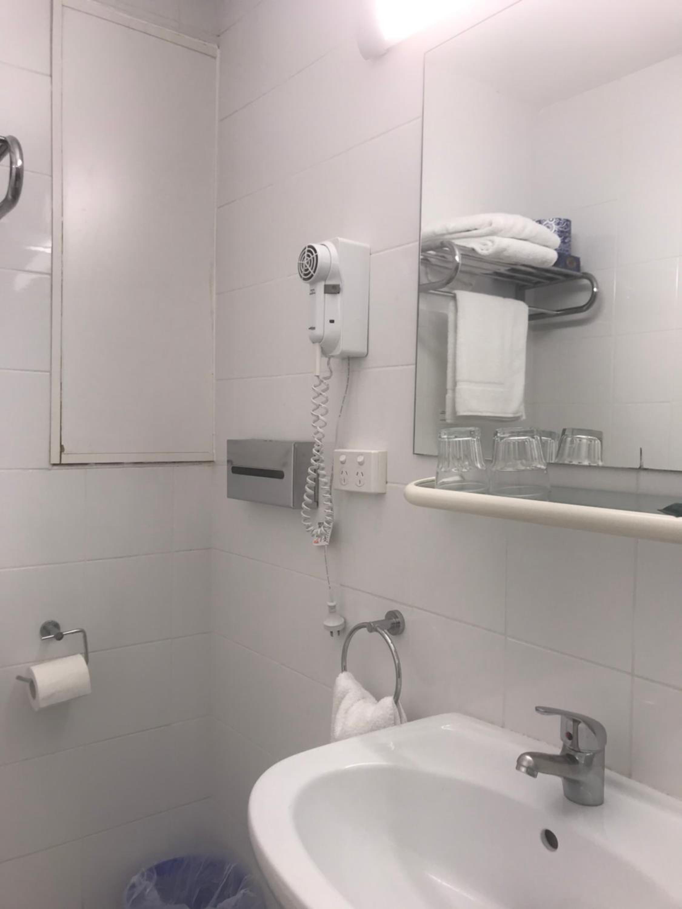 Edgecliff Lodge Motel