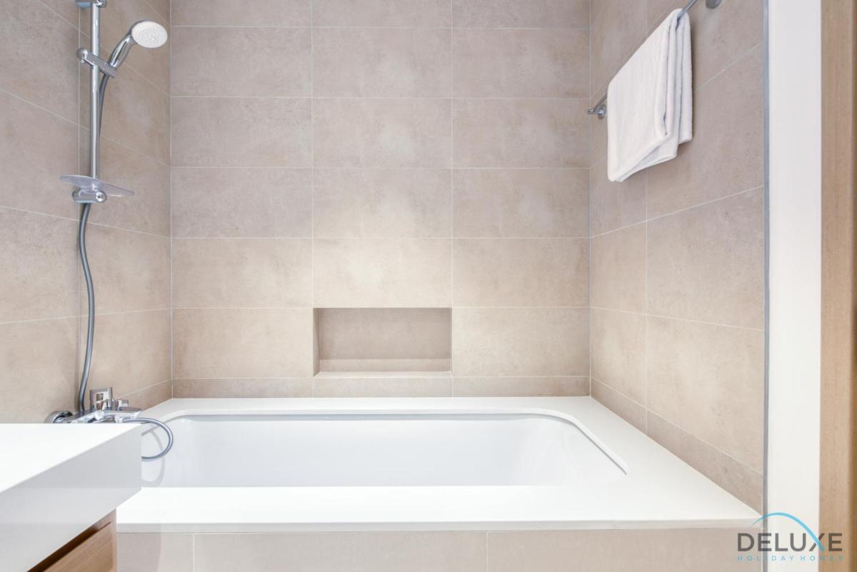 Alluring 2BR at Creek Horizon Tower 2 Dubai Creek Harbour