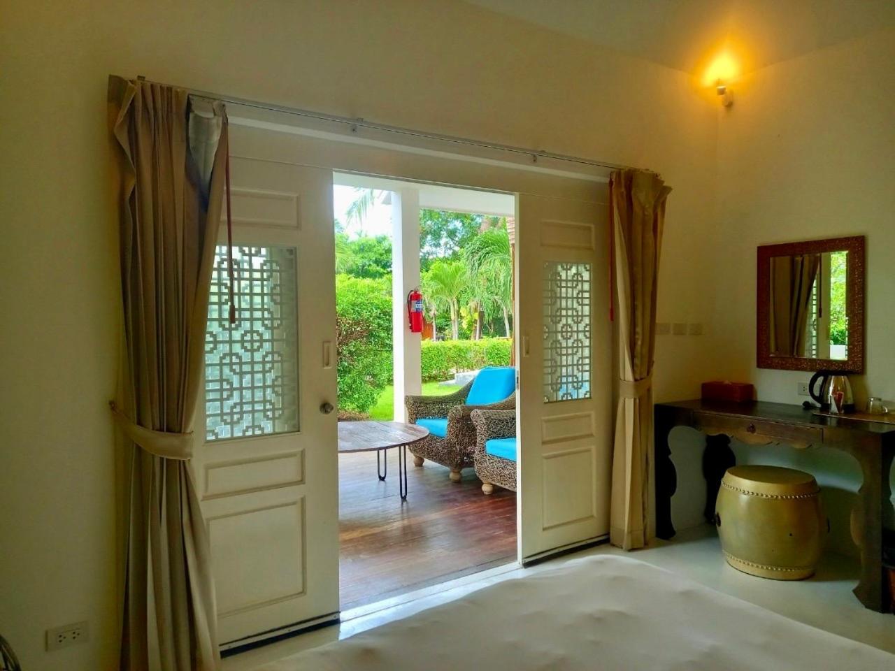 Sanae Beach Hua Hin