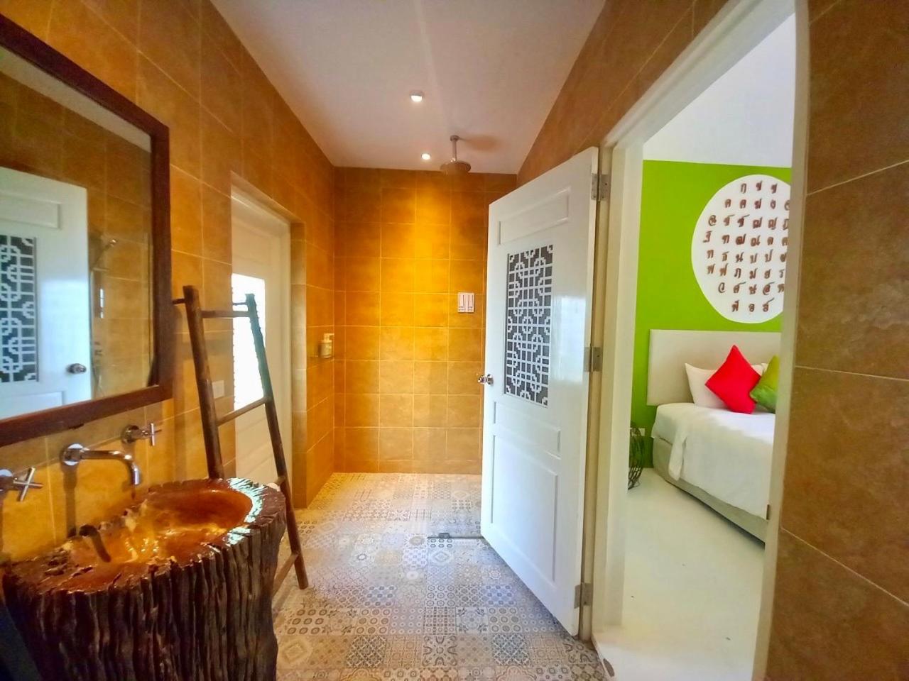 Sanae Beach Hua Hin