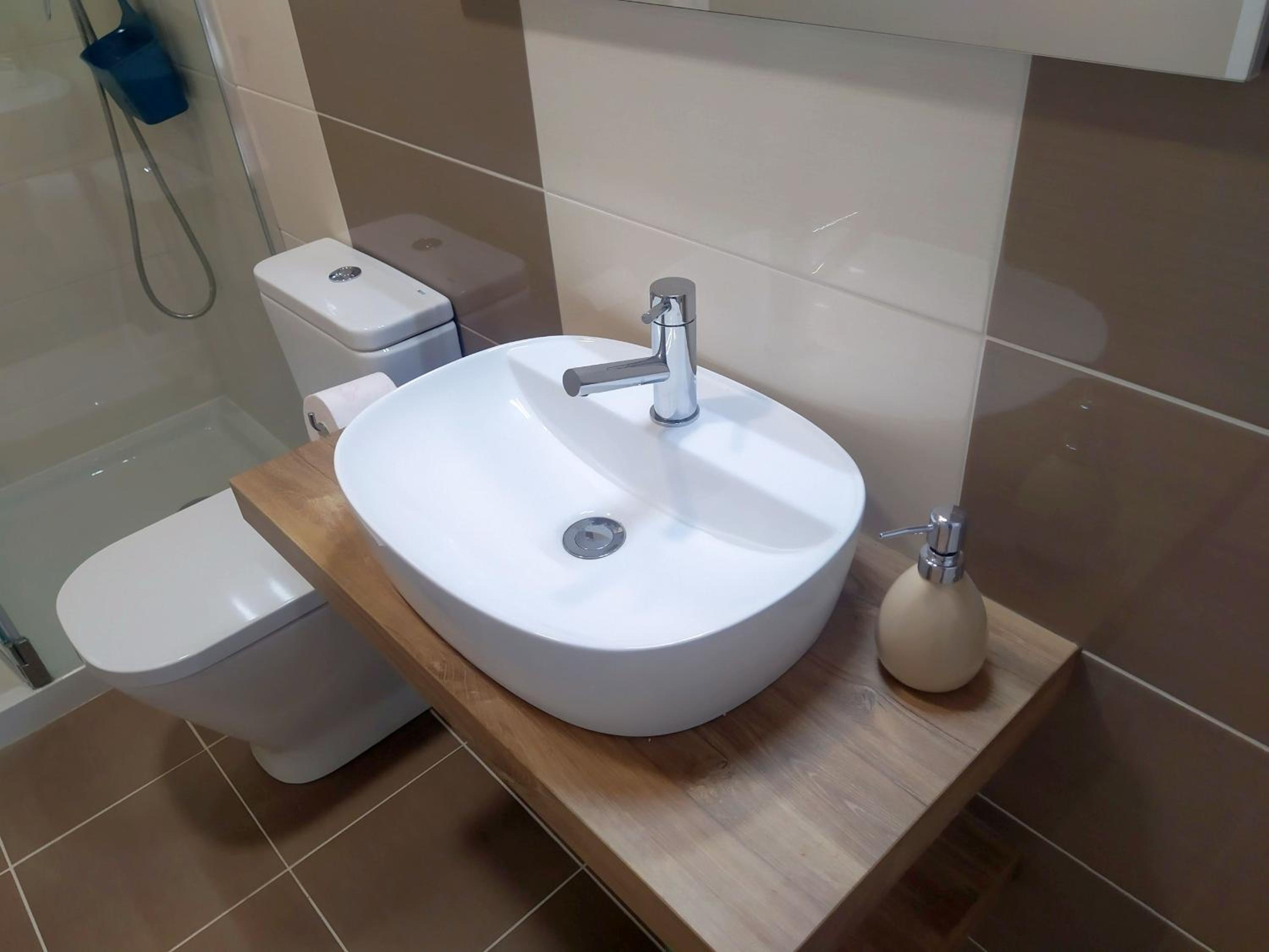 Hall 92 Quartos com WC em moradia com piscina A-das-Lebres Loures