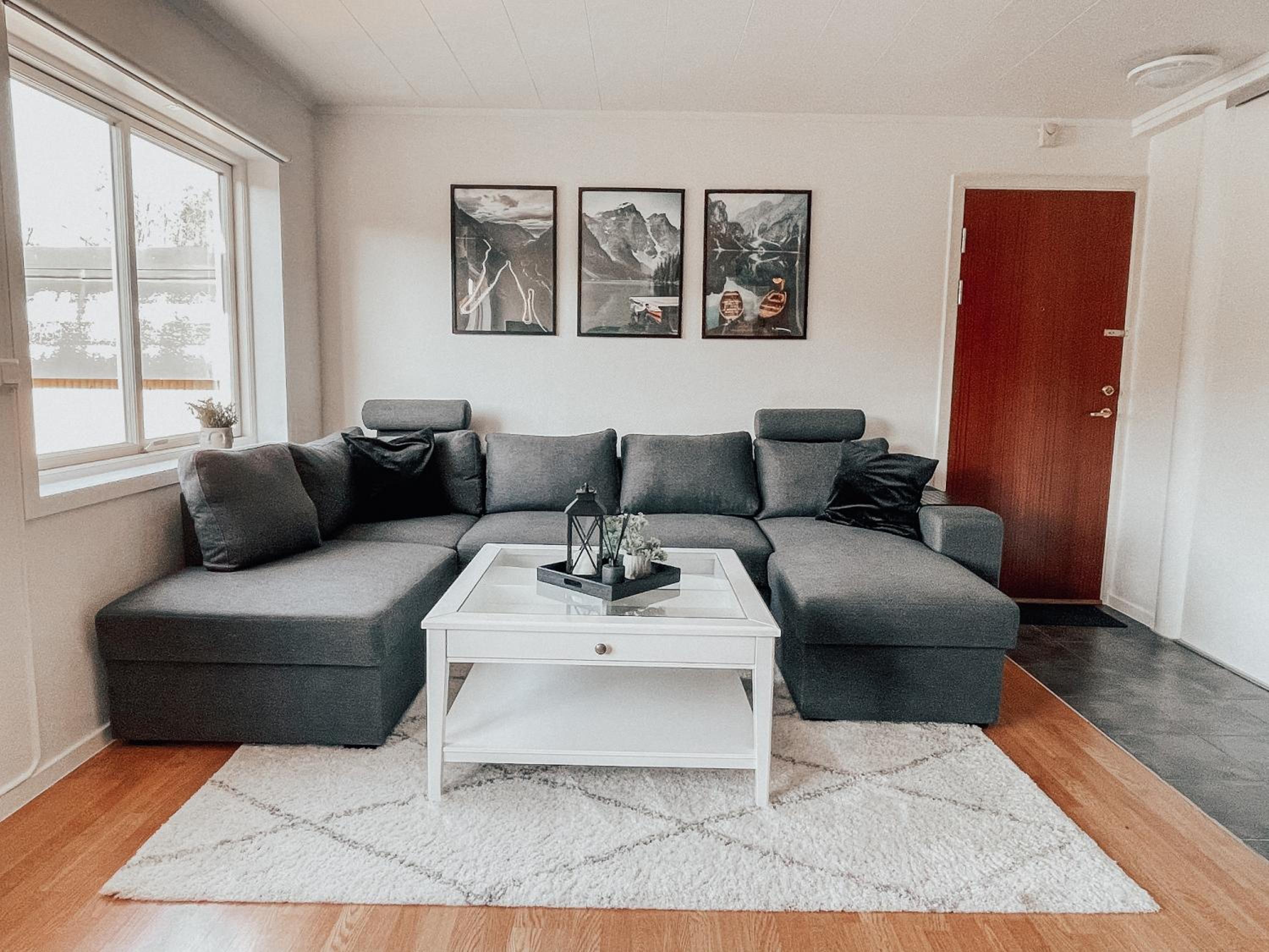 Apartment with 2bedrooms near the train and buss station view 2
