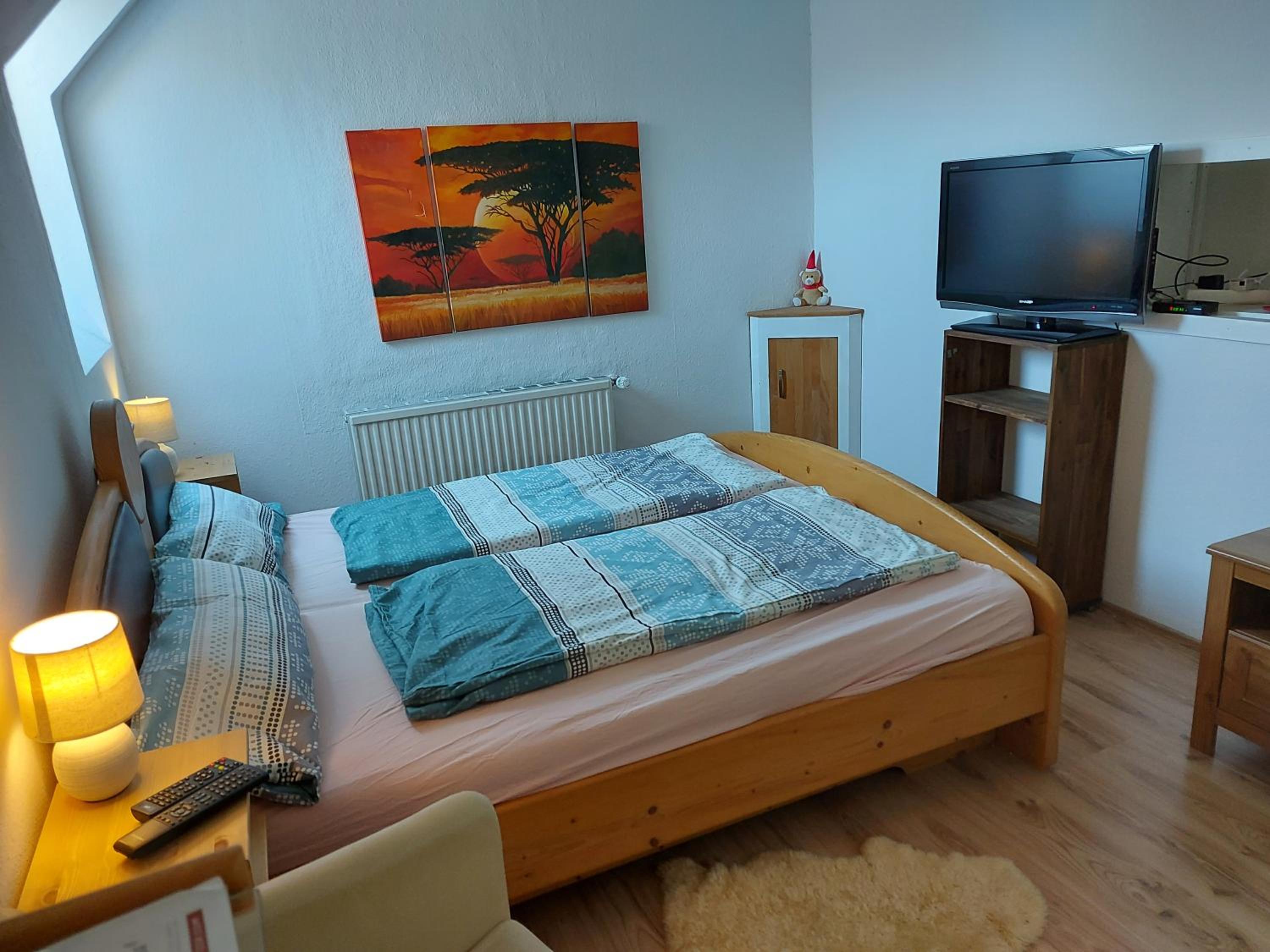 HAUS SONBERG mit Garten, Pool, Fasssauna, semi detached house with garden