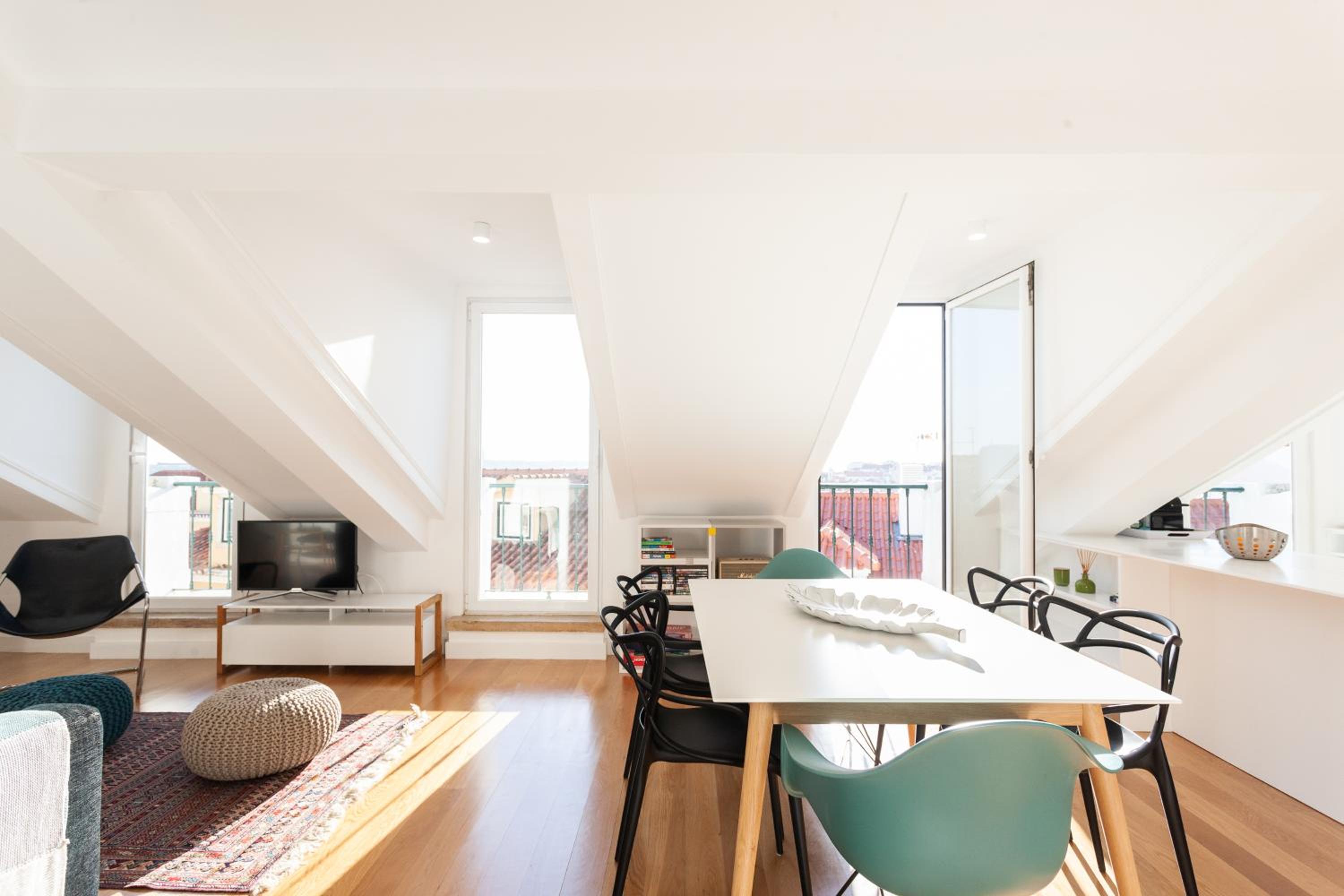 Alfama Charming Apartment with Amazing River View and Terrace view 5