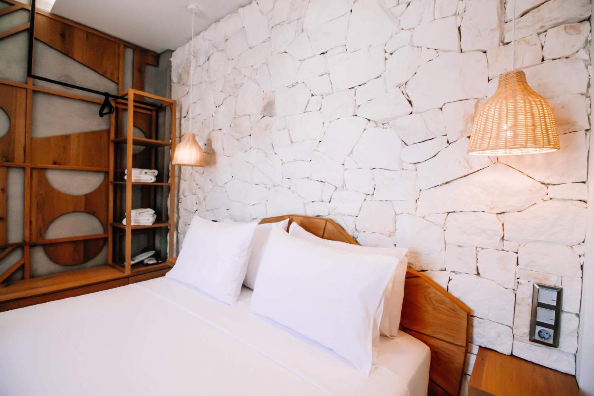 Kardias Luxury Suites view 3